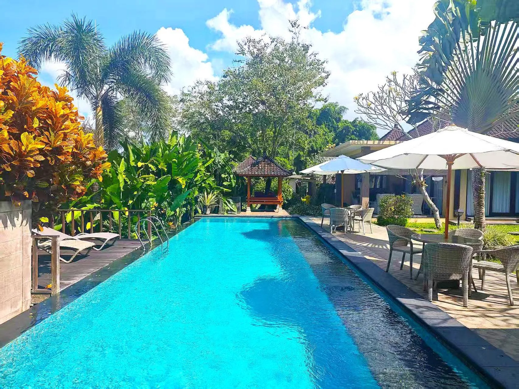 Property building in Villa Nirvana