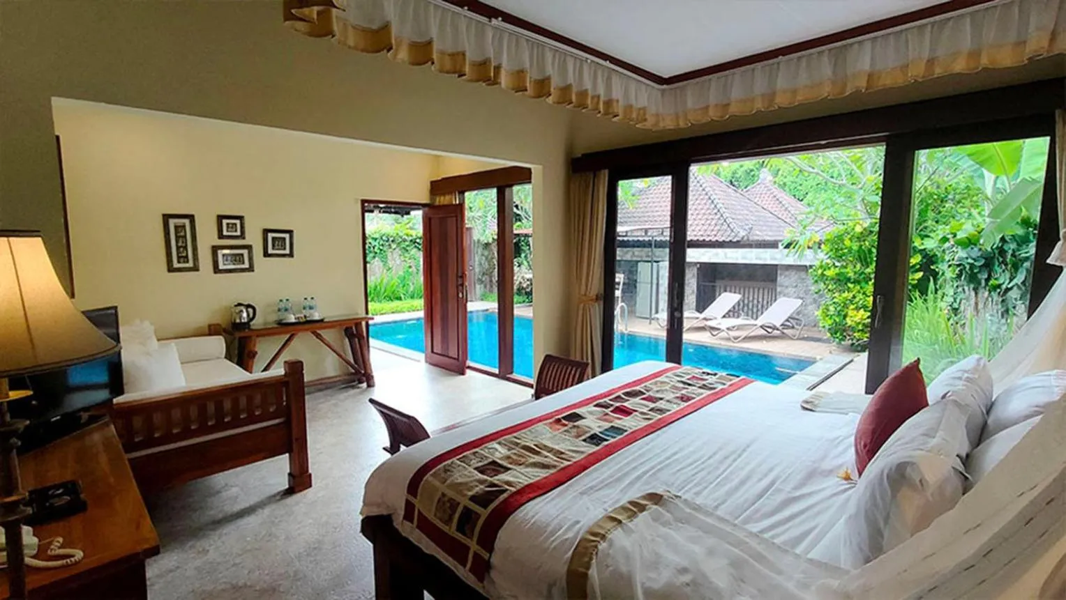 Bed in Villa Nirvana
