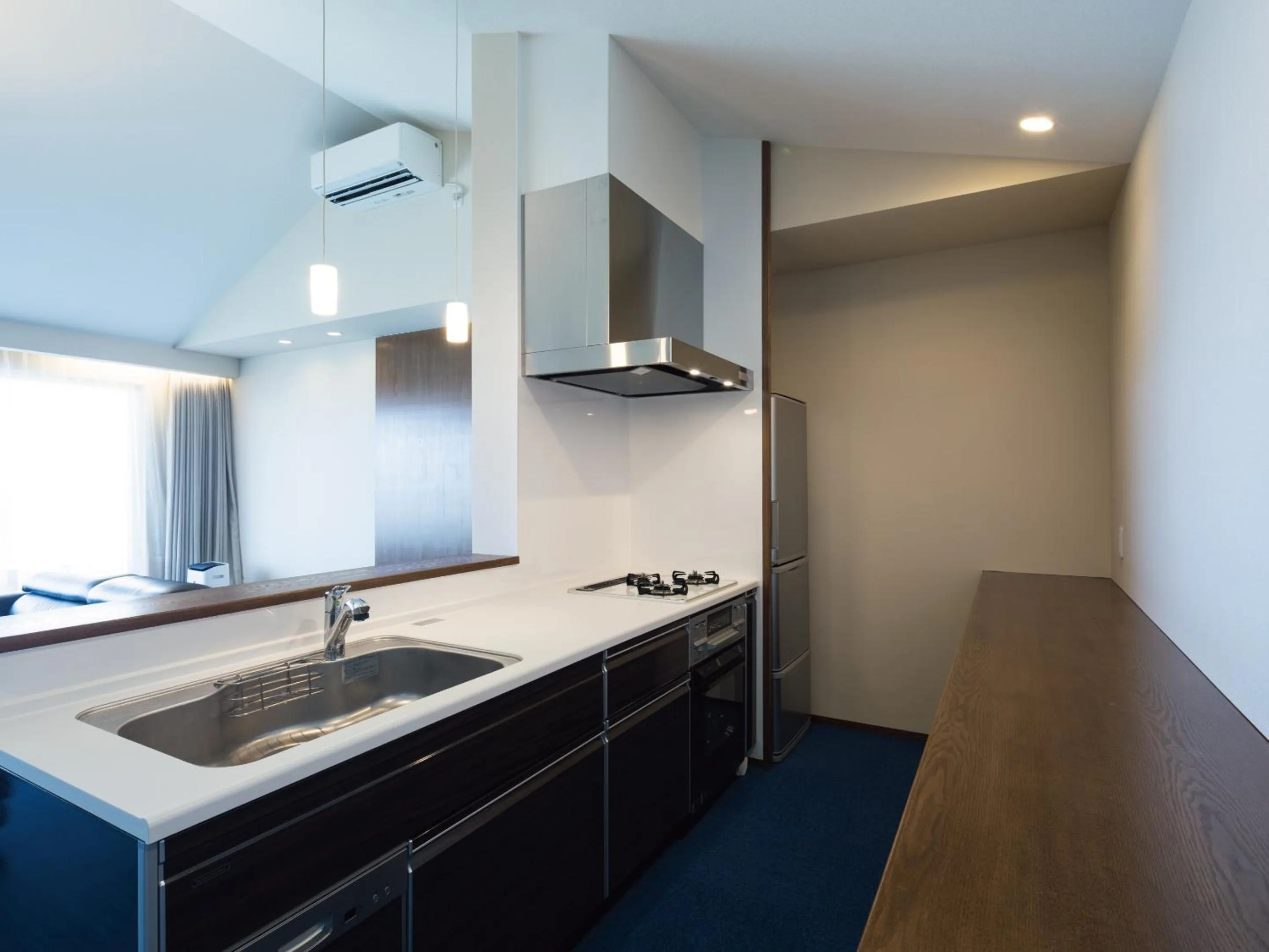 Kitchen or kitchenette in Condominium T-Room