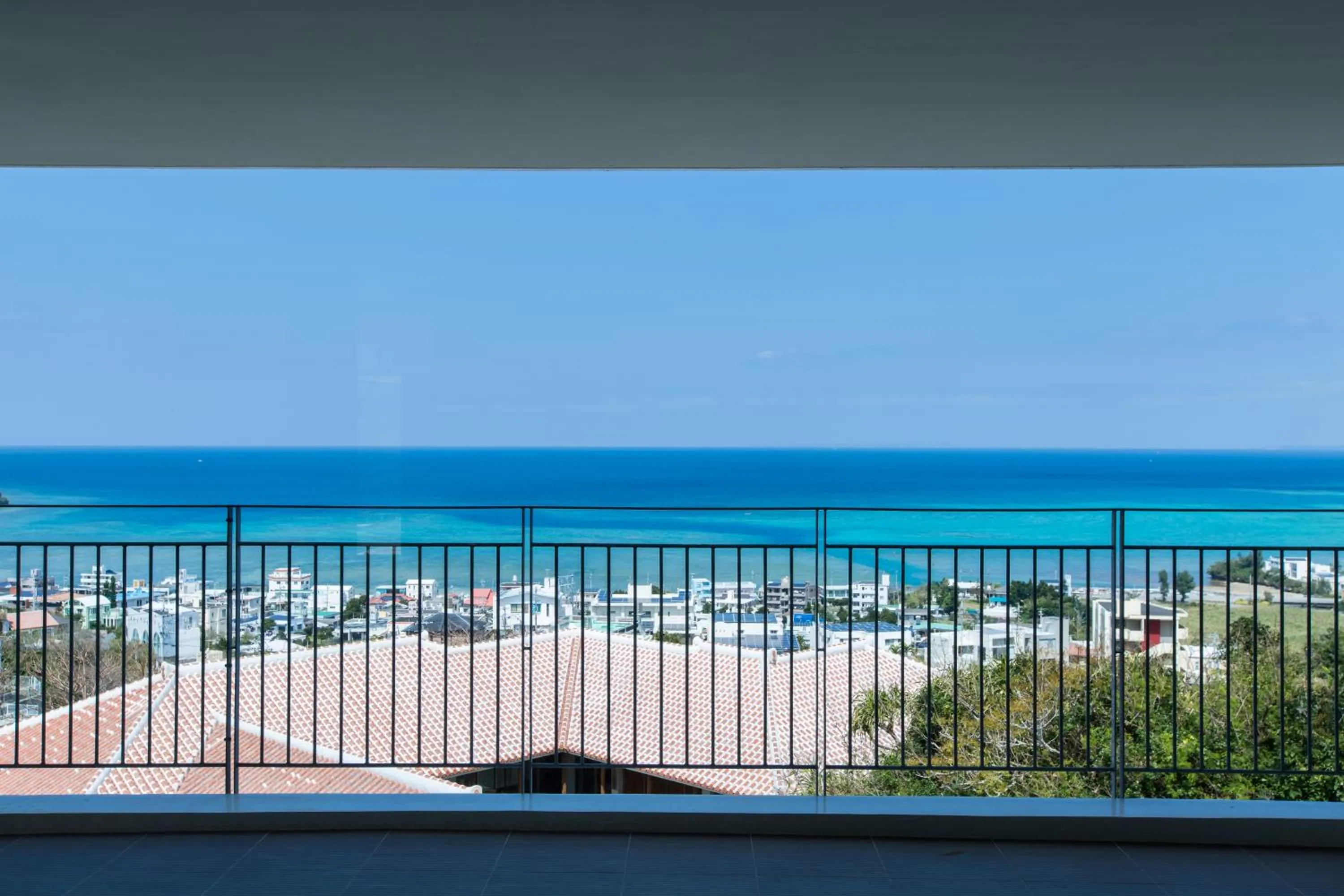 Sea view in Condominium T-Room