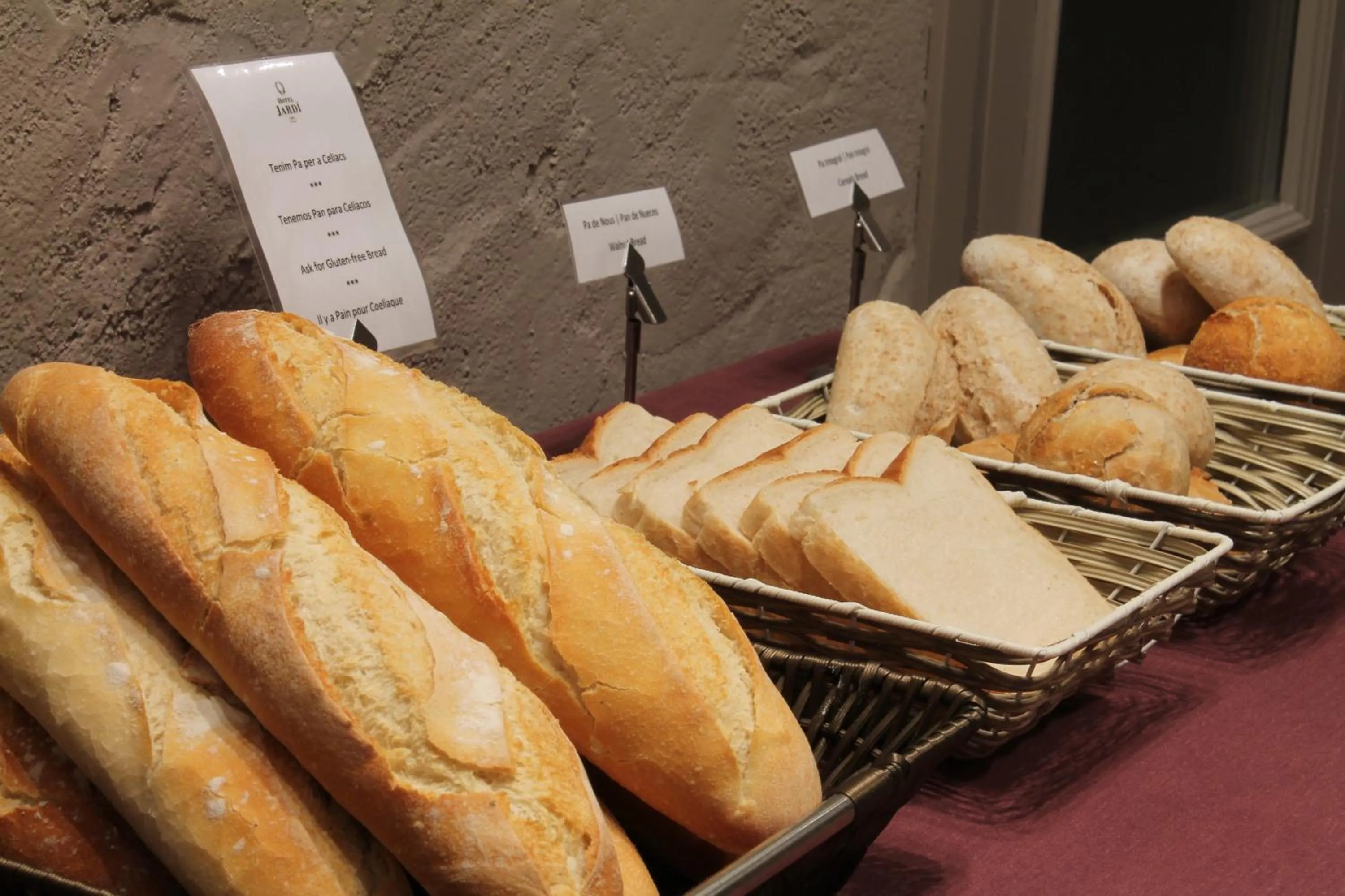 Buffet breakfast in Hotel Jardí Apartaments