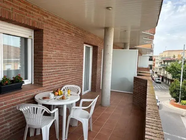 Two-Bedroom Apartment in Hotel Jardí Apartaments Two-Bedroom Apartment in Hotel Jardí Apartaments