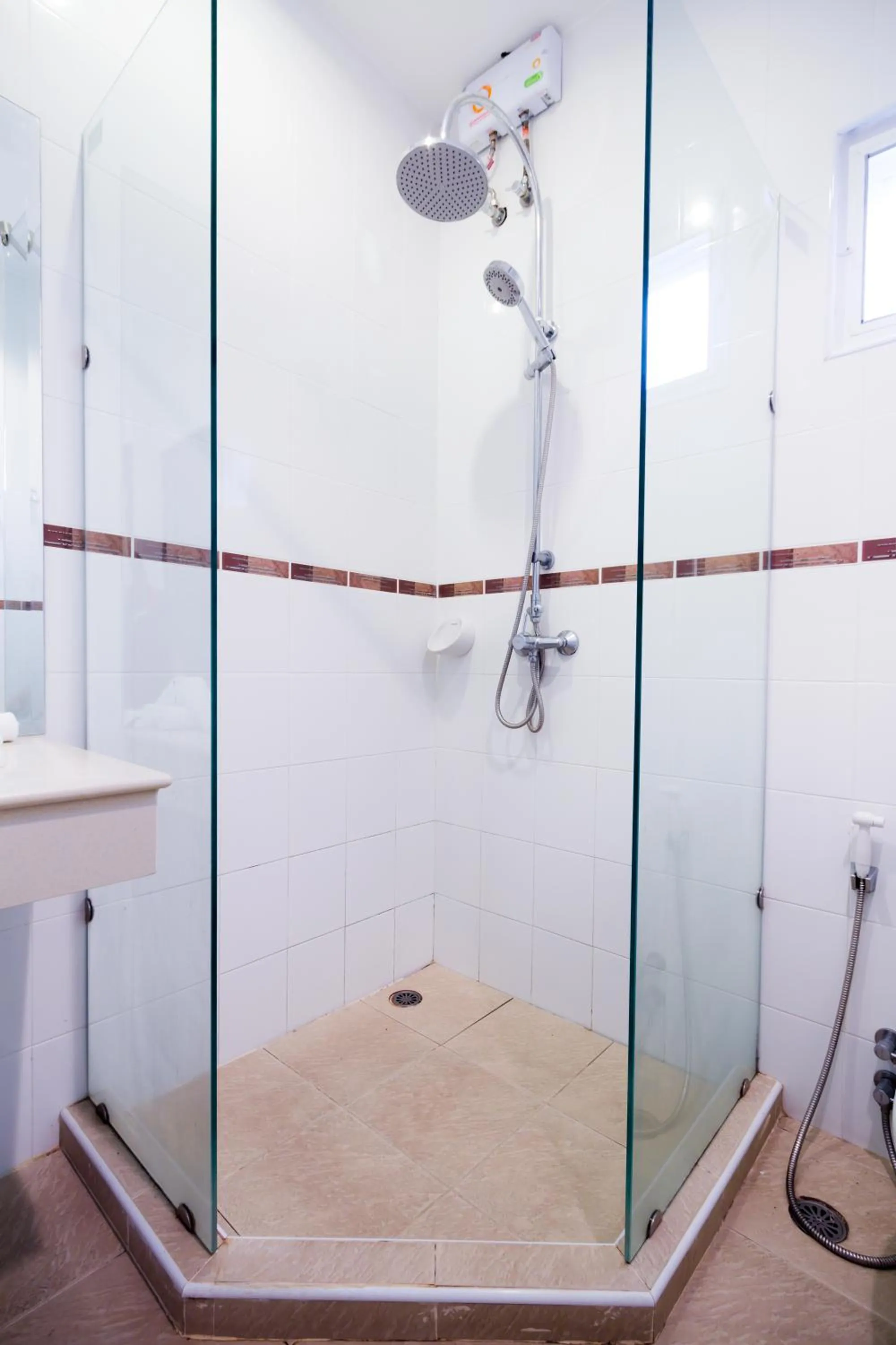 Shower in Zing Resort & Spa