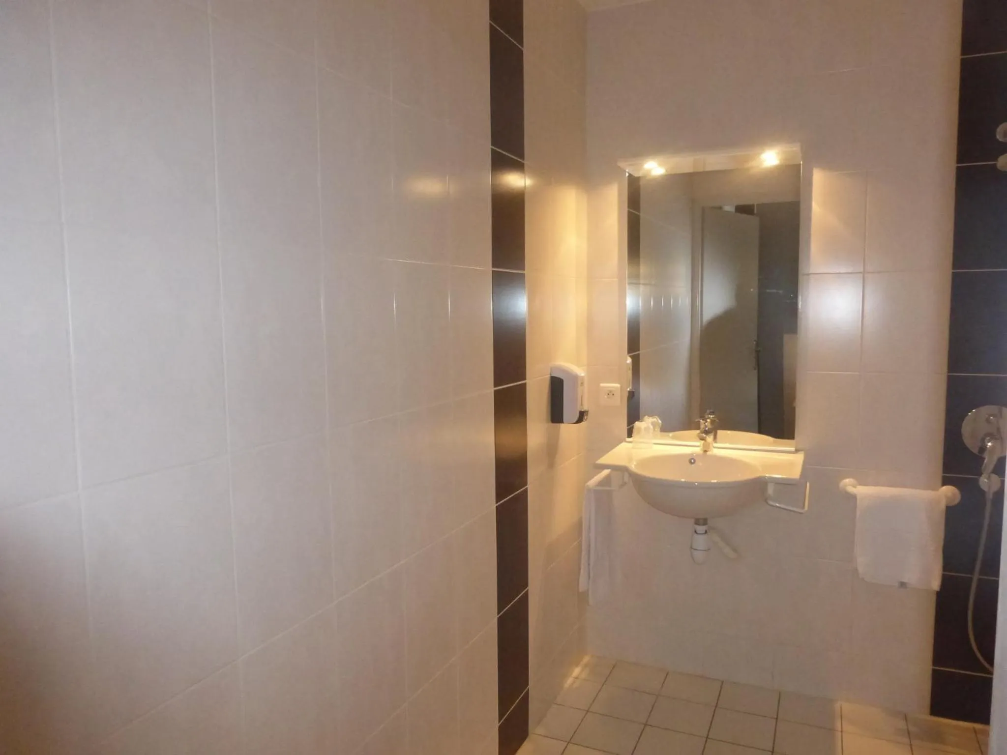 Photo of the whole room in La Godinière