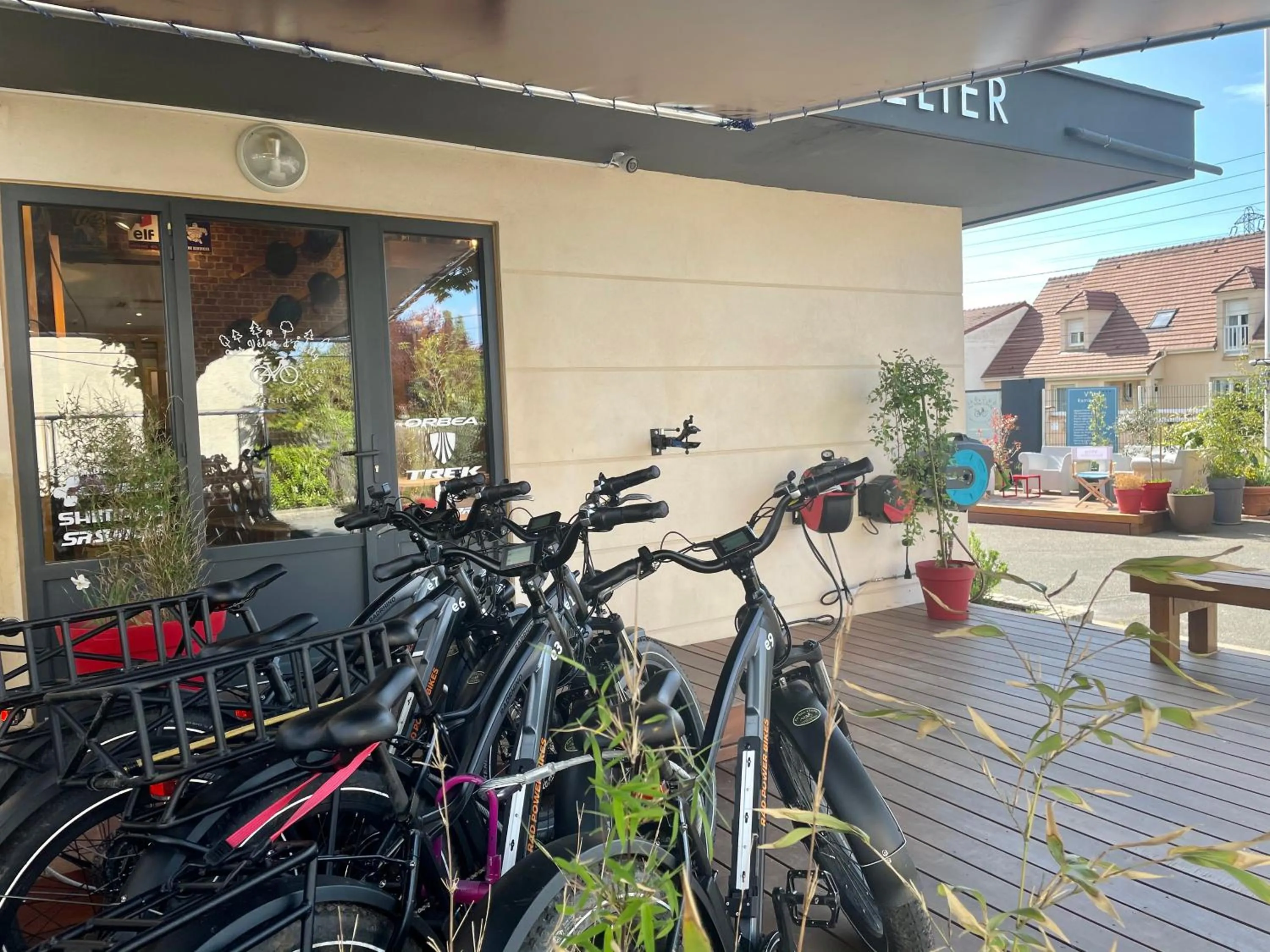 Cycling in Villa Rambouillet