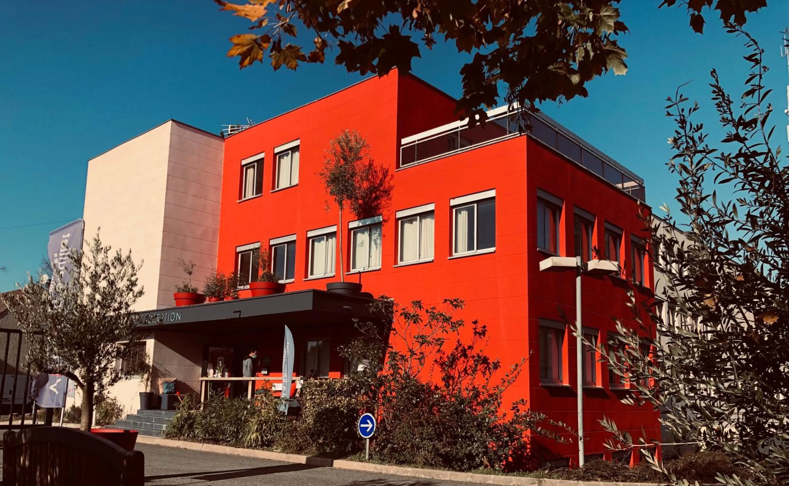 Property building in Villa Rambouillet