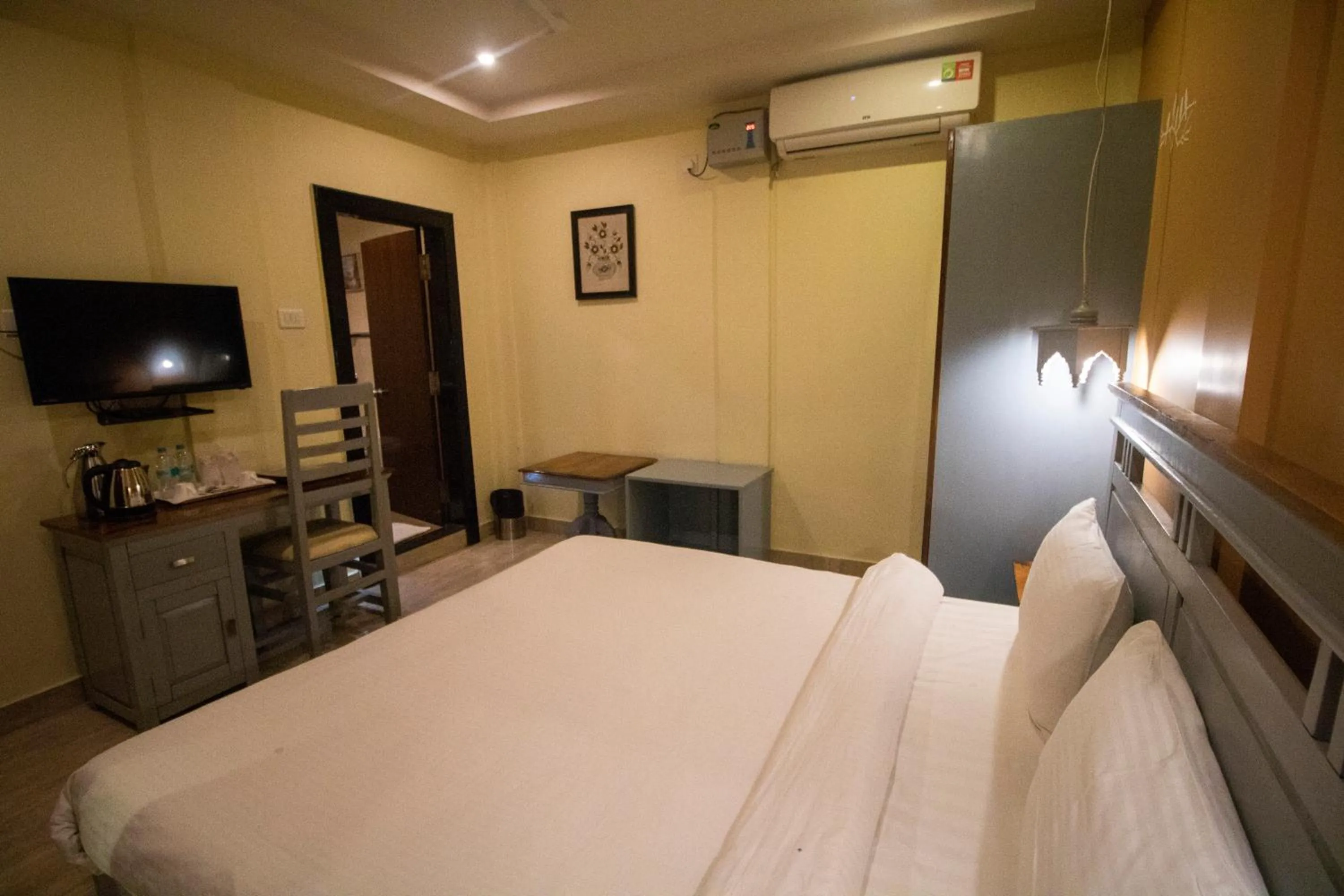 Bedroom, Bed in KRC Annexe Tezpur