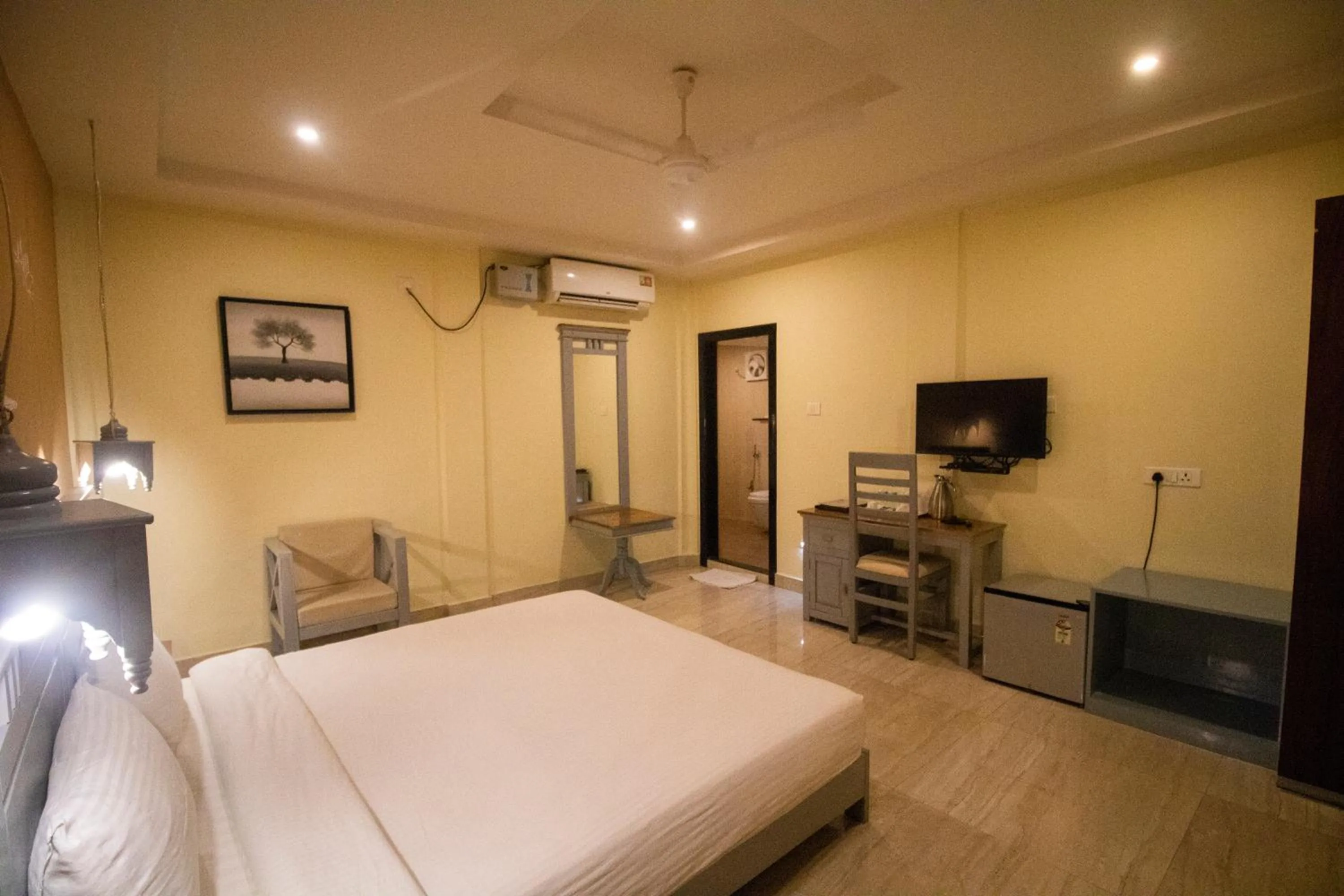 Bedroom, Bed in KRC Annexe Tezpur