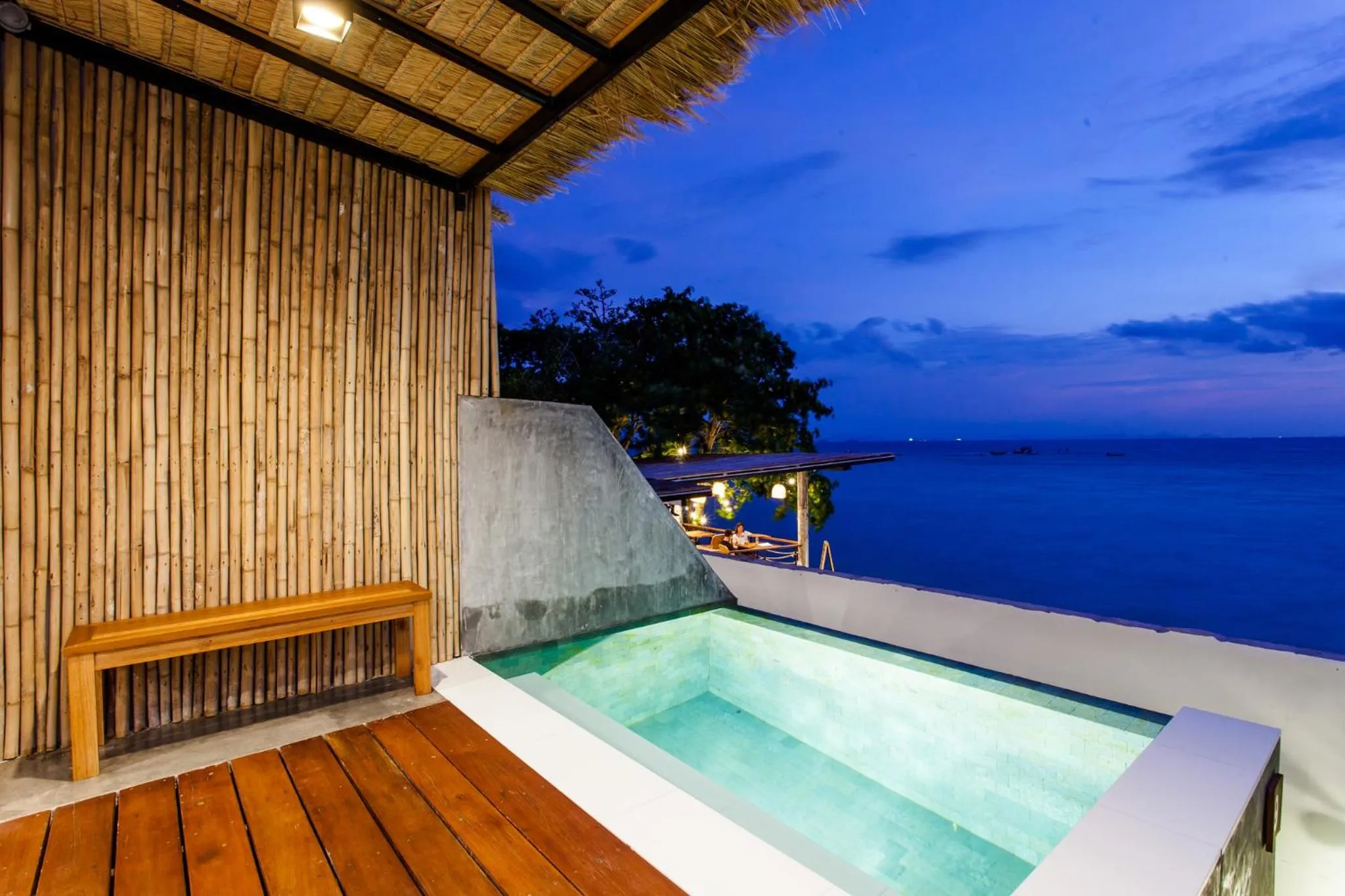 Night in The Humble Villas