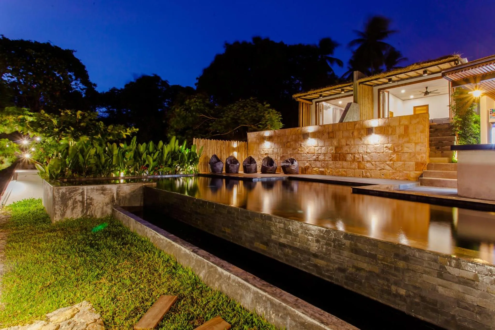 Night in The Humble Villas