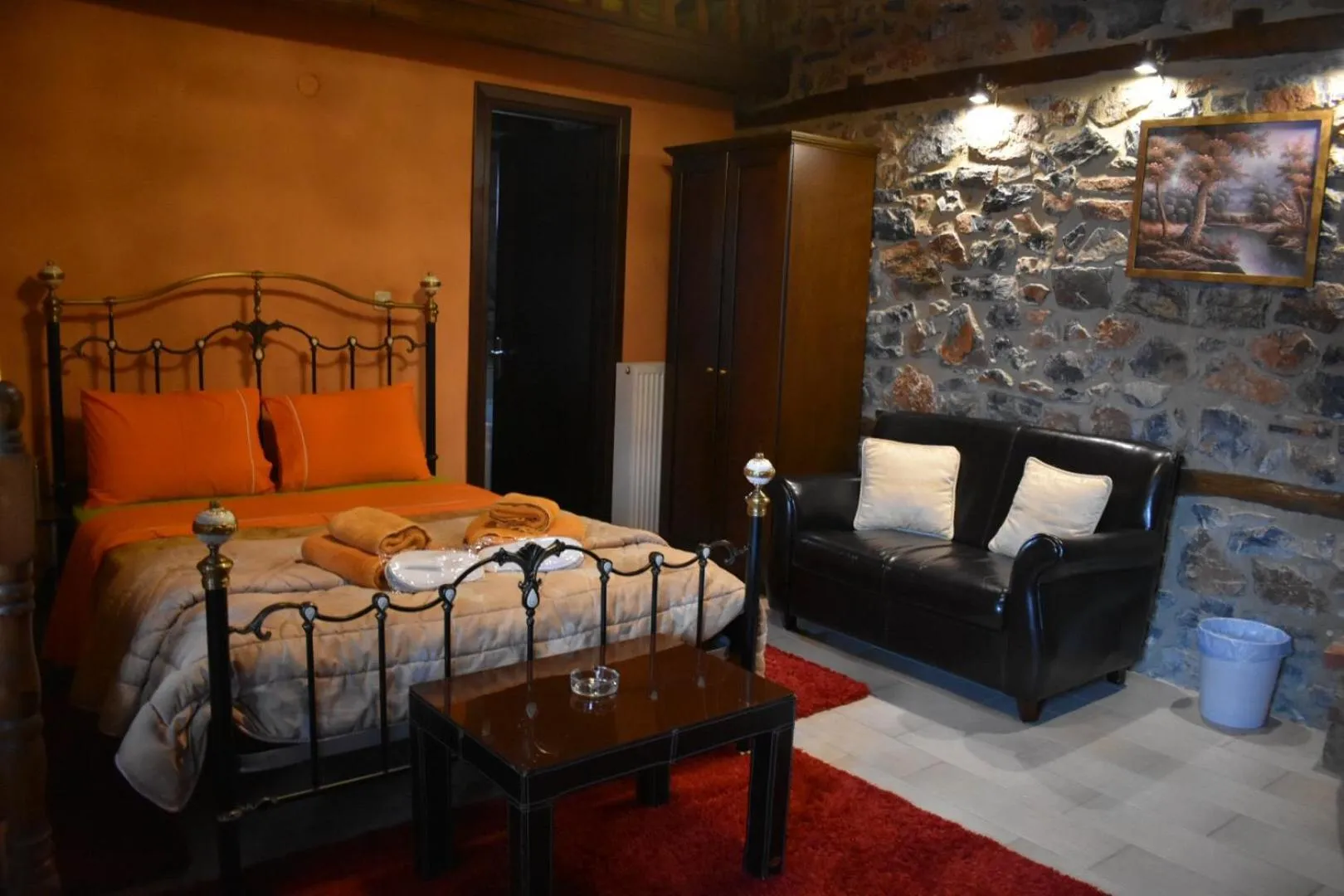 Photo of the whole room, Bed in Hotels Voras