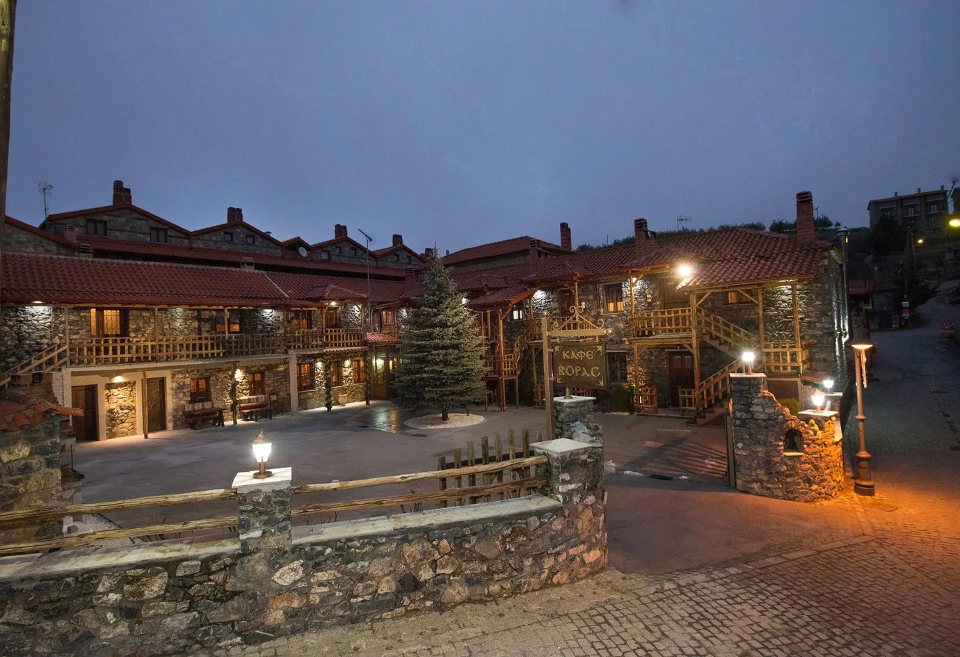 Property building in Hotels Voras