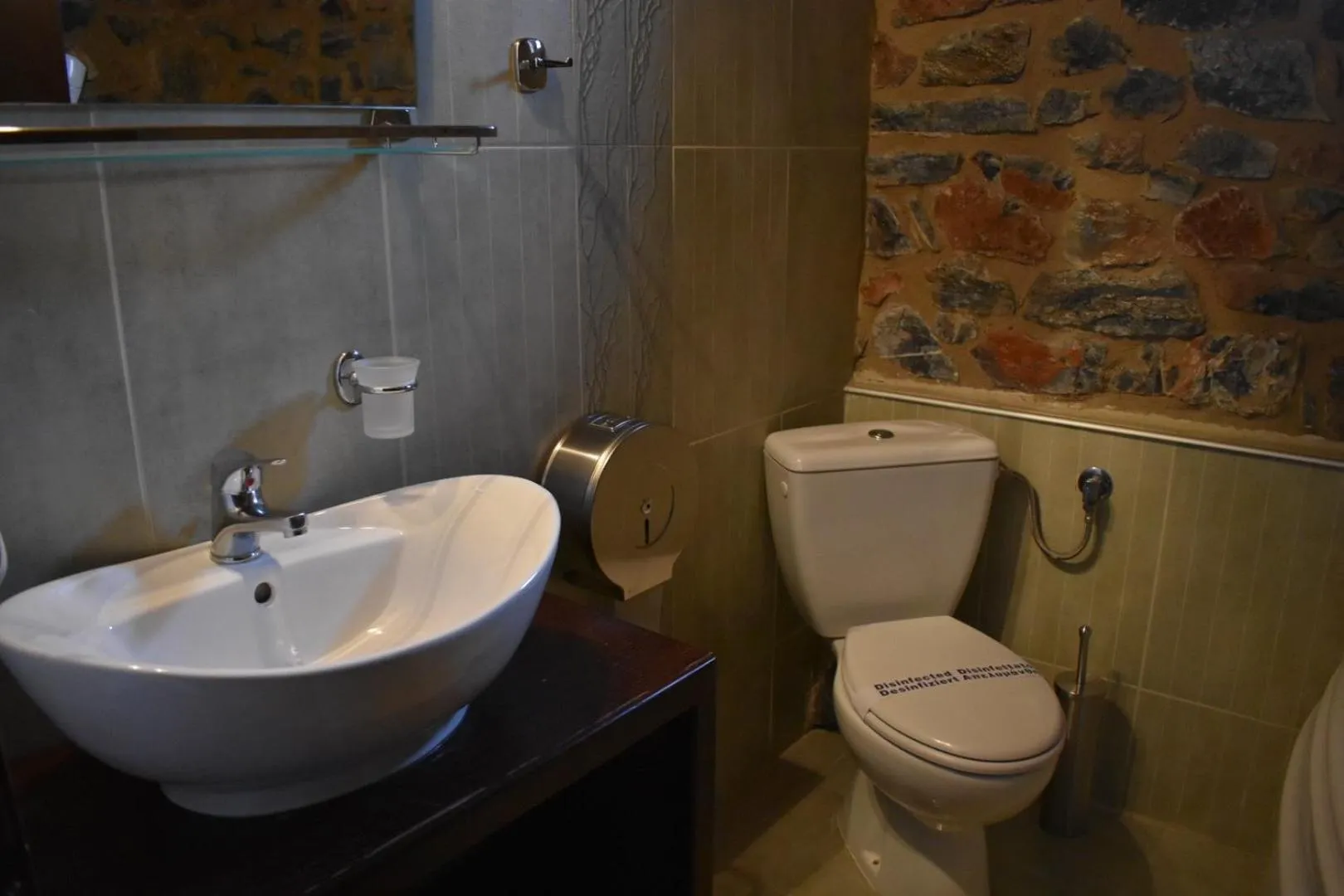 Toilet in Hotels Voras