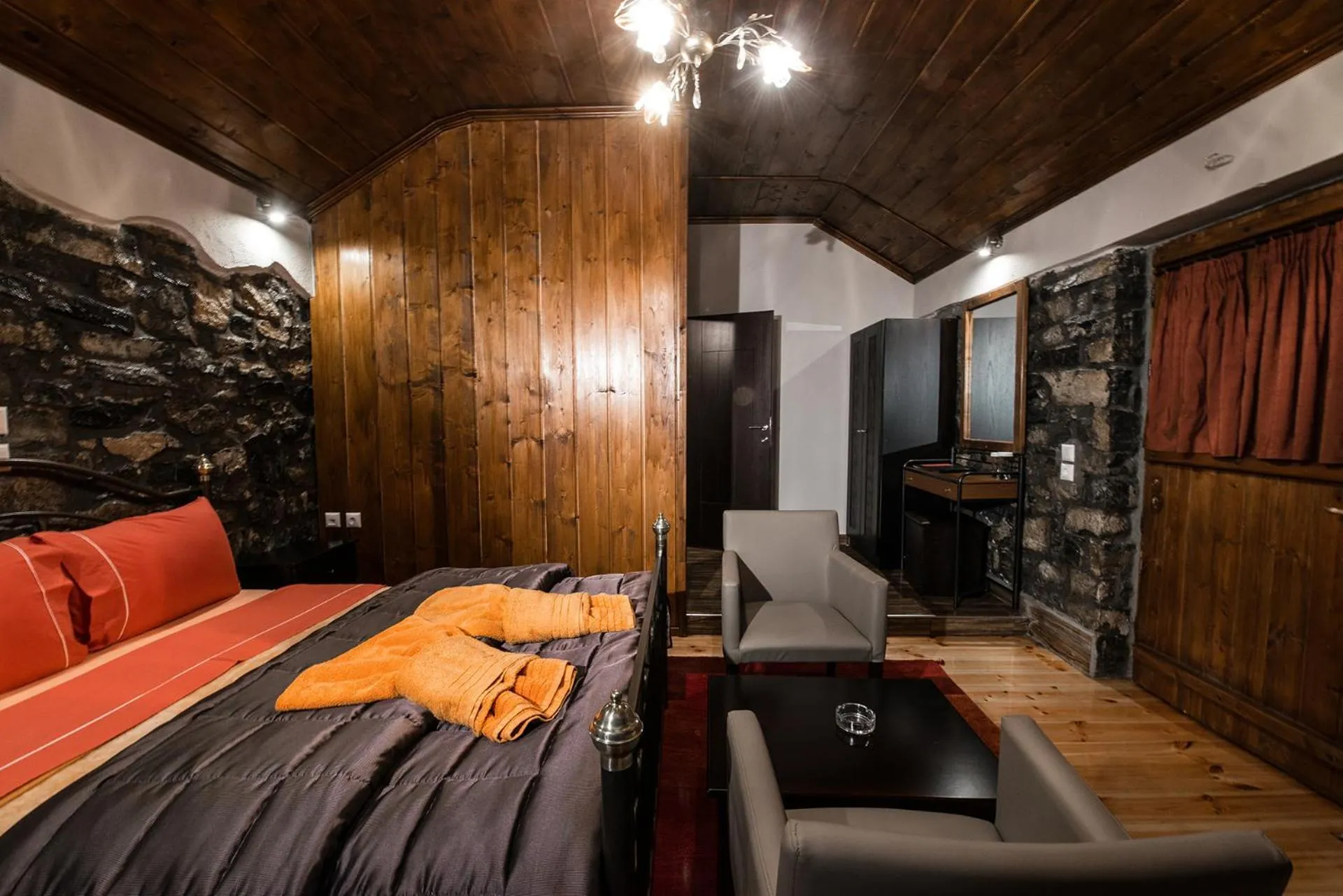 Photo of the whole room, Bed in Hotels Voras