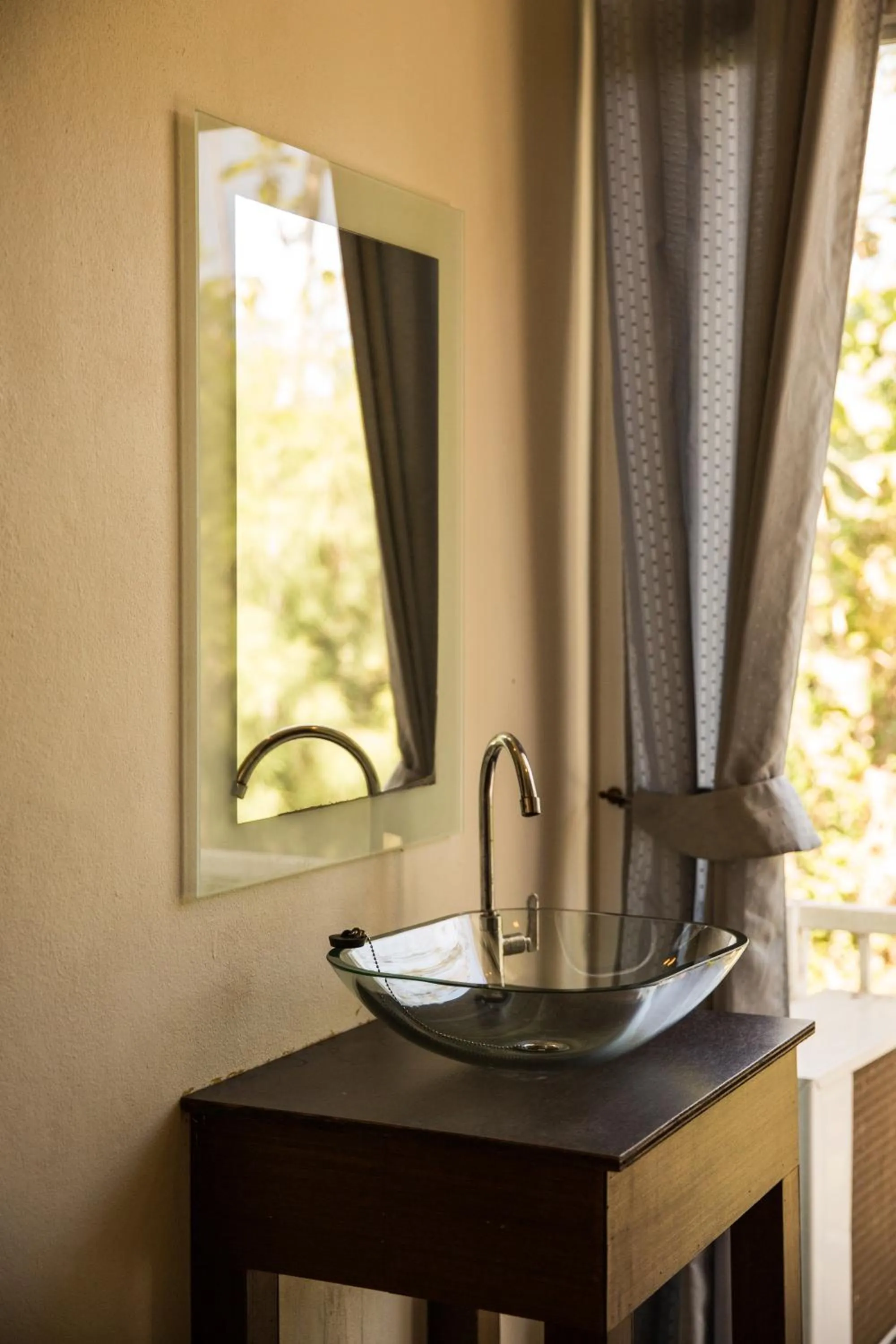 Photo of the whole room in Diamond Hill Resort