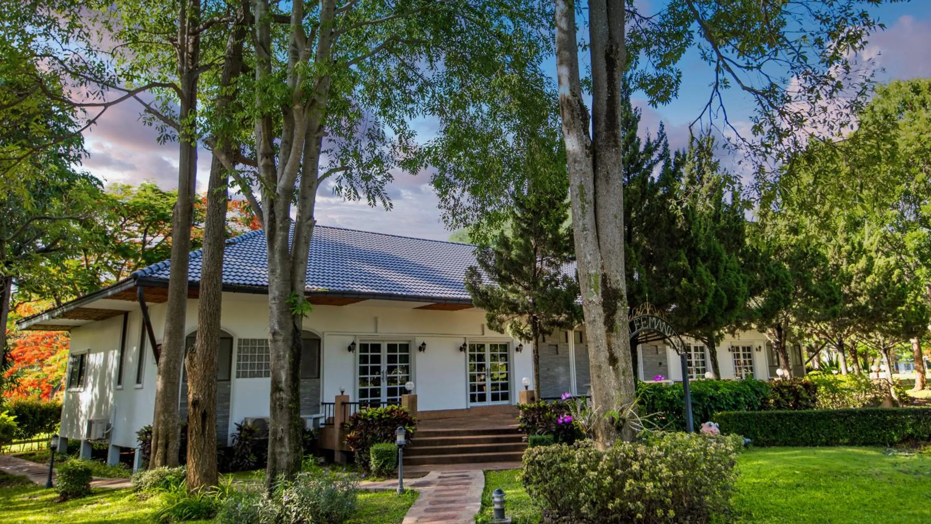 Property building in Diamond Hill Resort