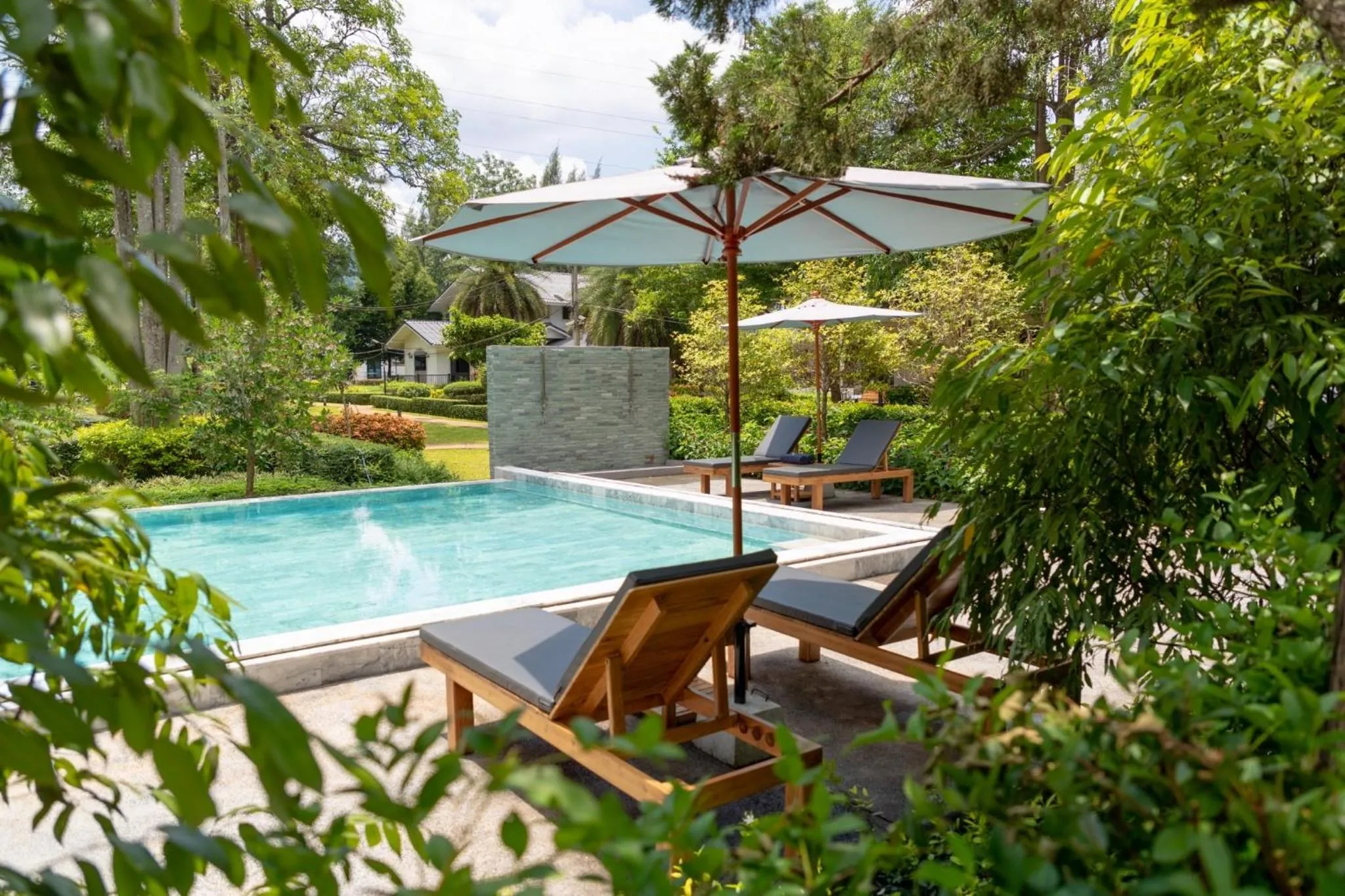 Swimming pool in Diamond Hill Resort