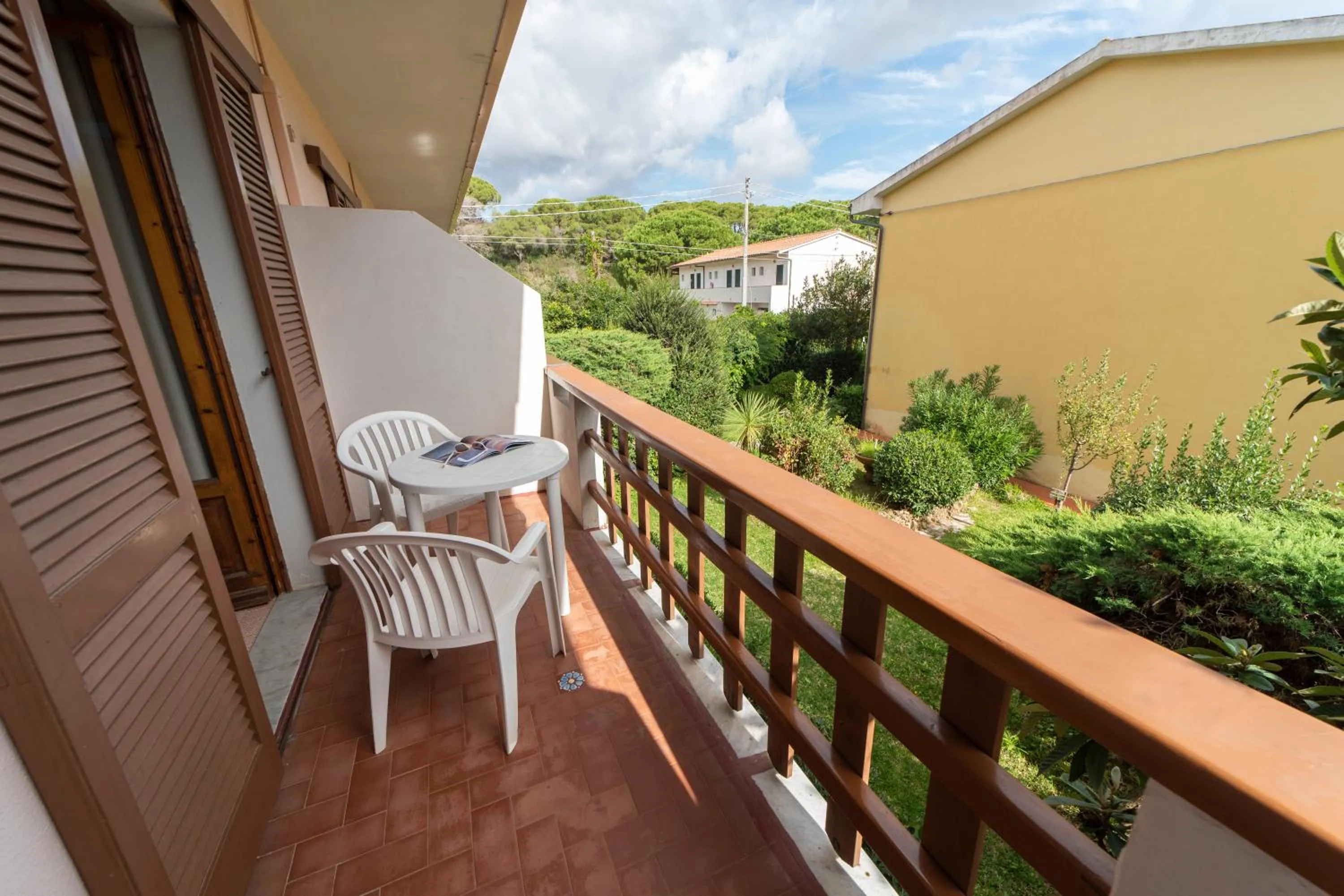 Garden view in Frank's Hotel