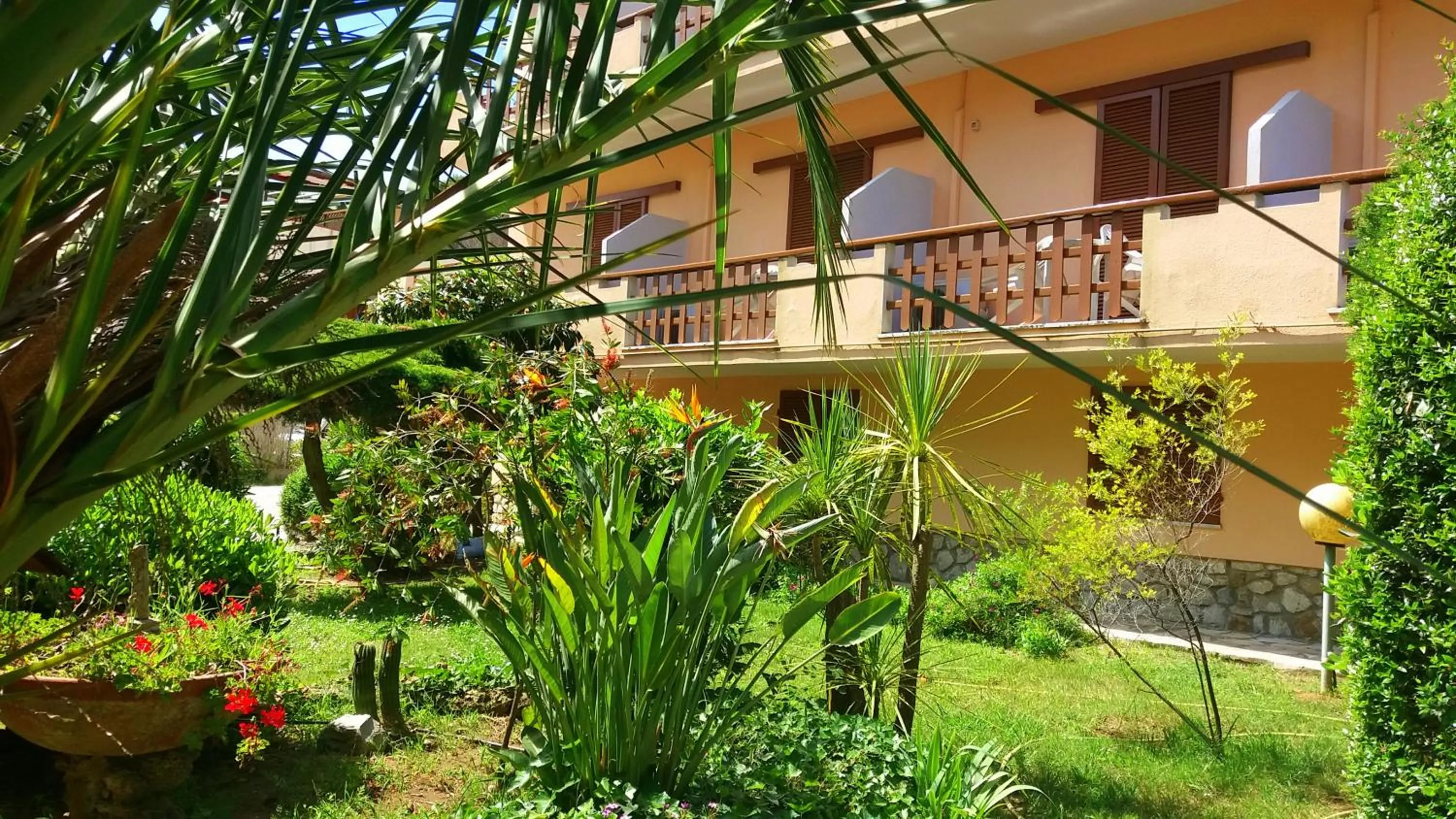 Property building in Frank's Hotel