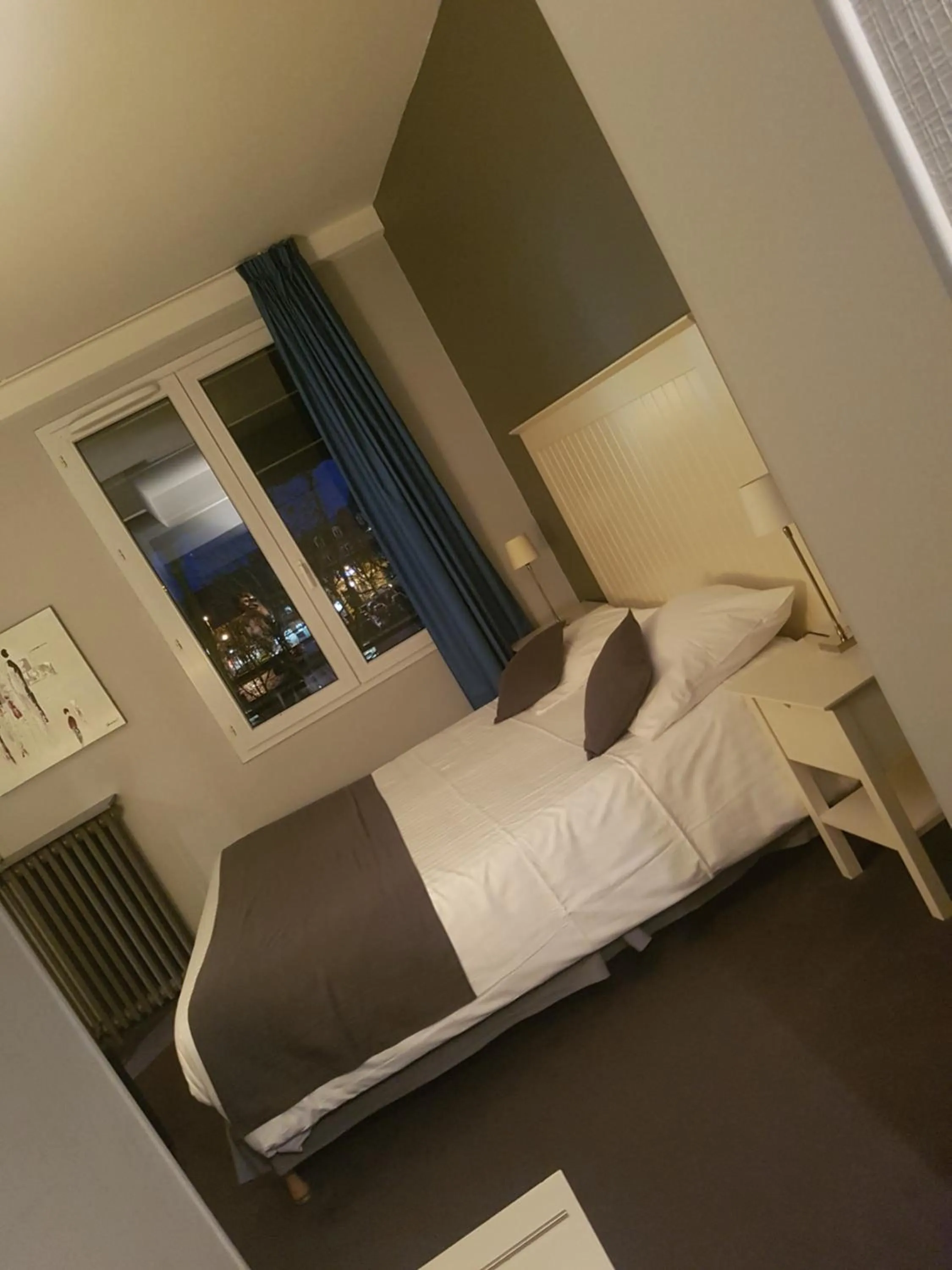 Bed in Logis - Hôtel du Nord et Restaurant La Table d'Elisa