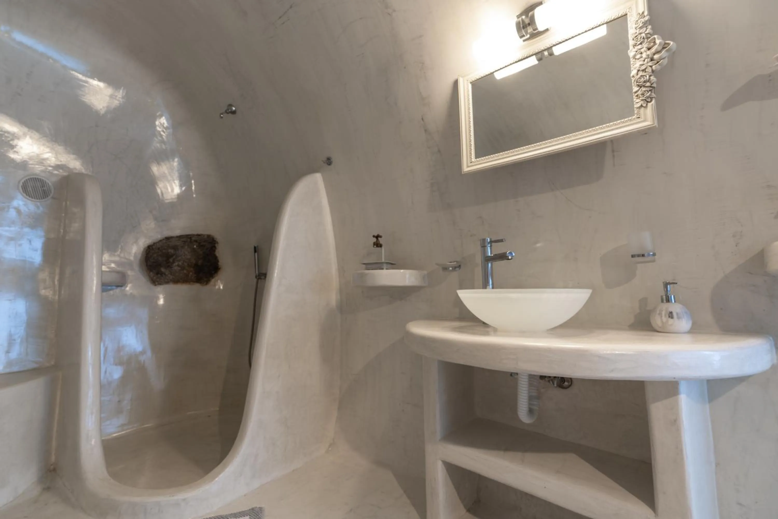 Bathroom in Cally Cave House