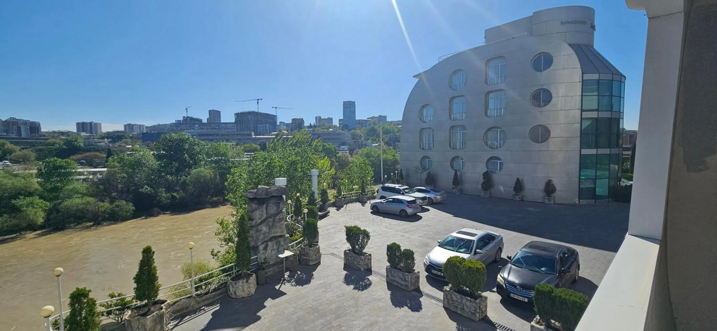 Parking in Cruise Hotel