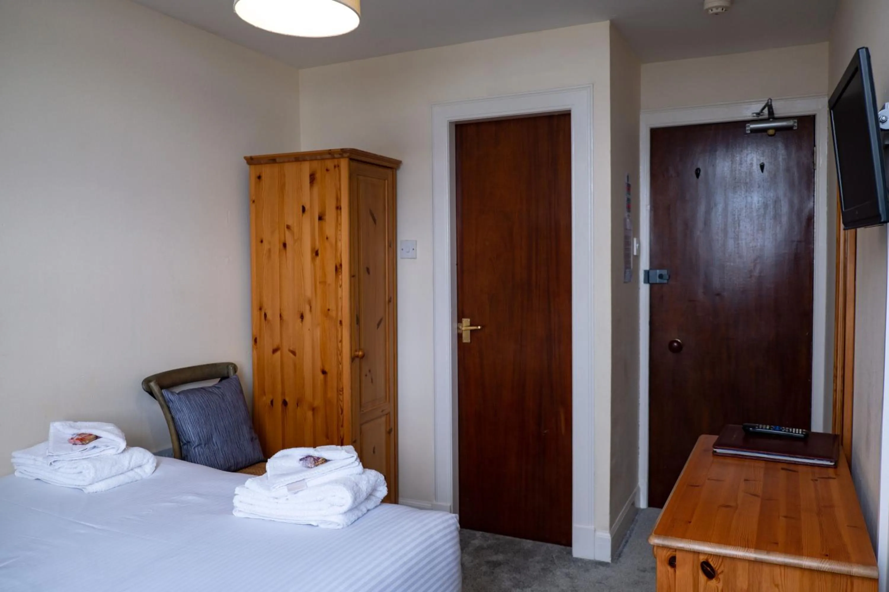 Bedroom, Bed in Corran House Guest House