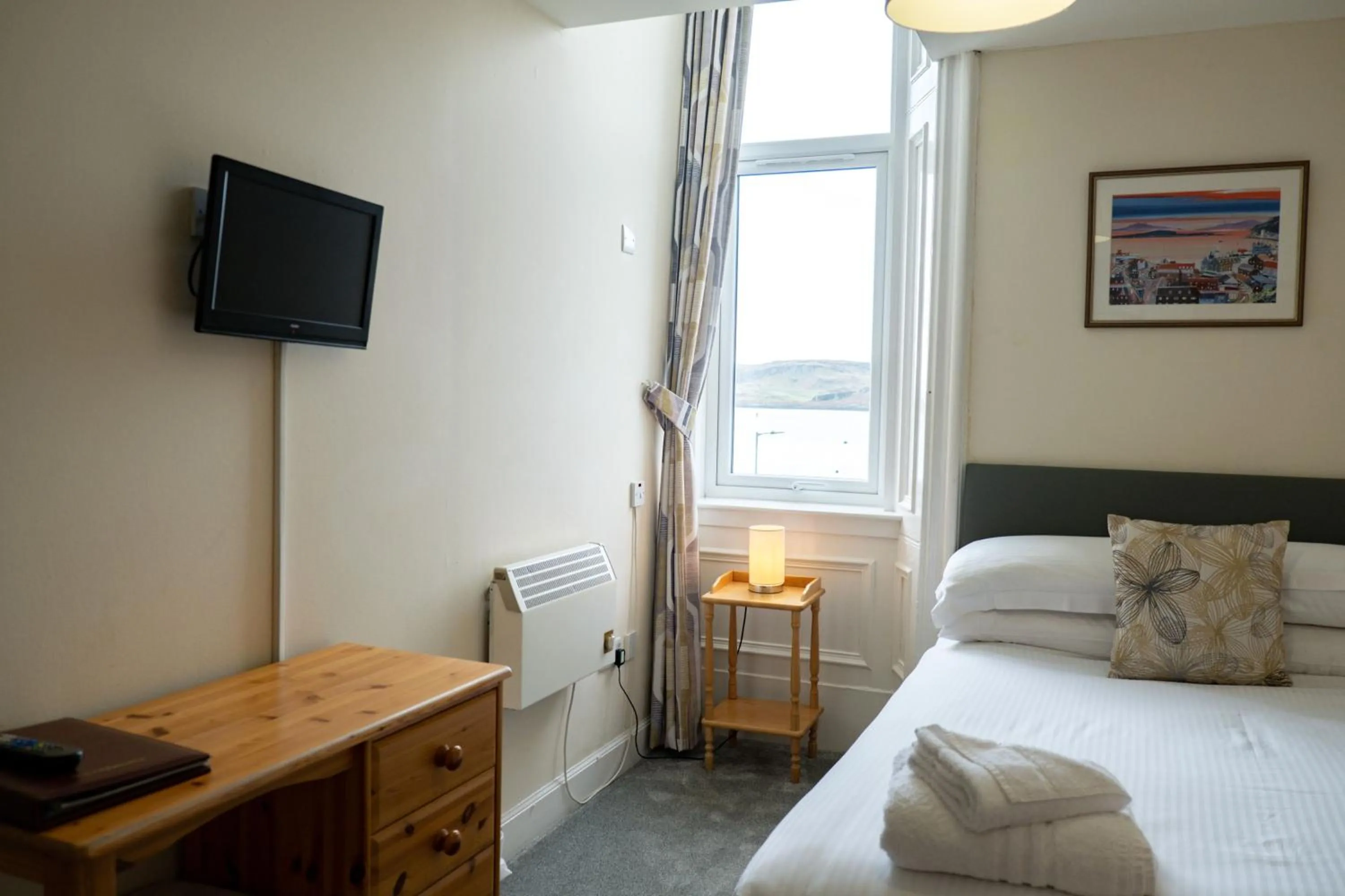 Bedroom, Bed in Corran House Guest House