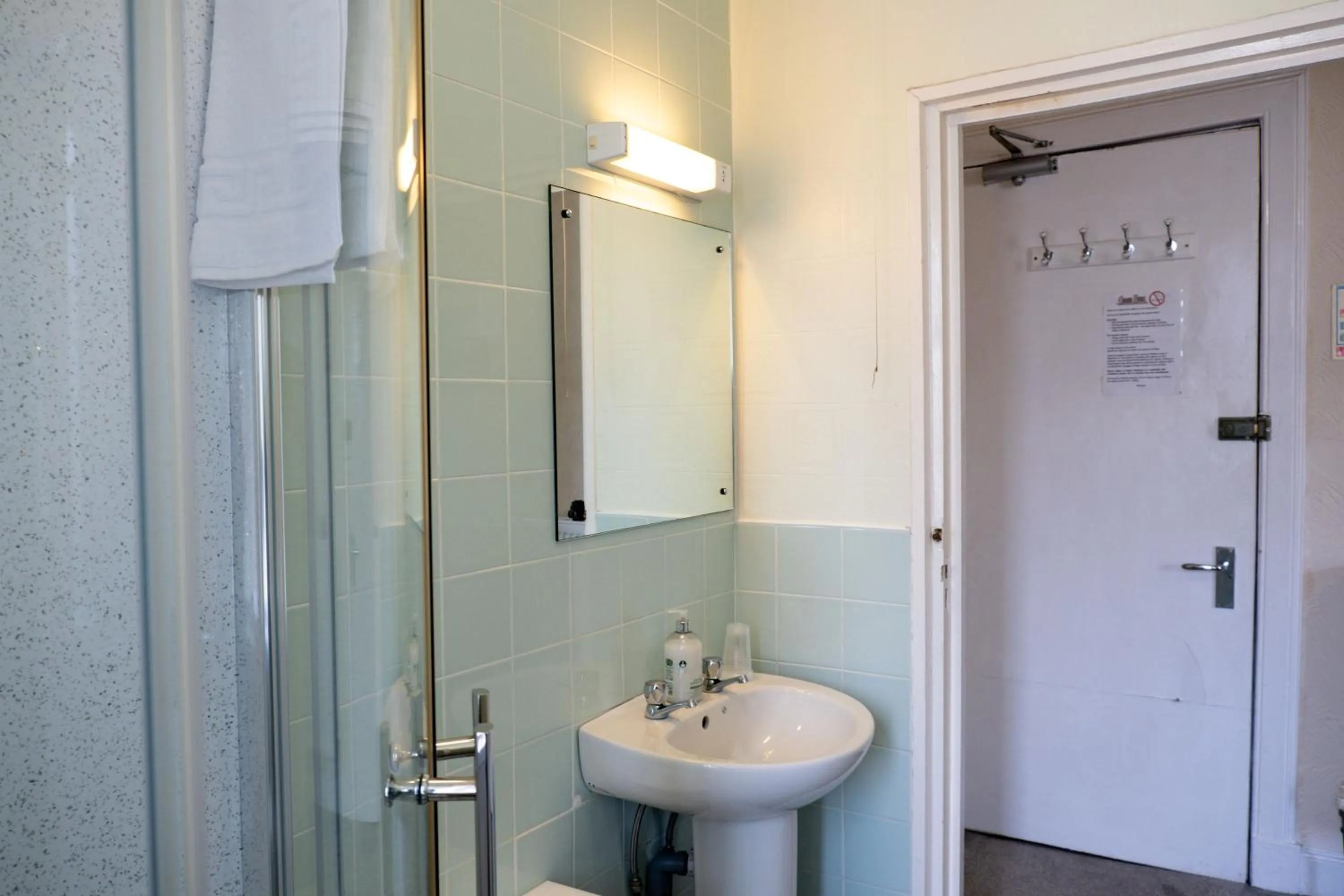 Bathroom in Corran House Guest House