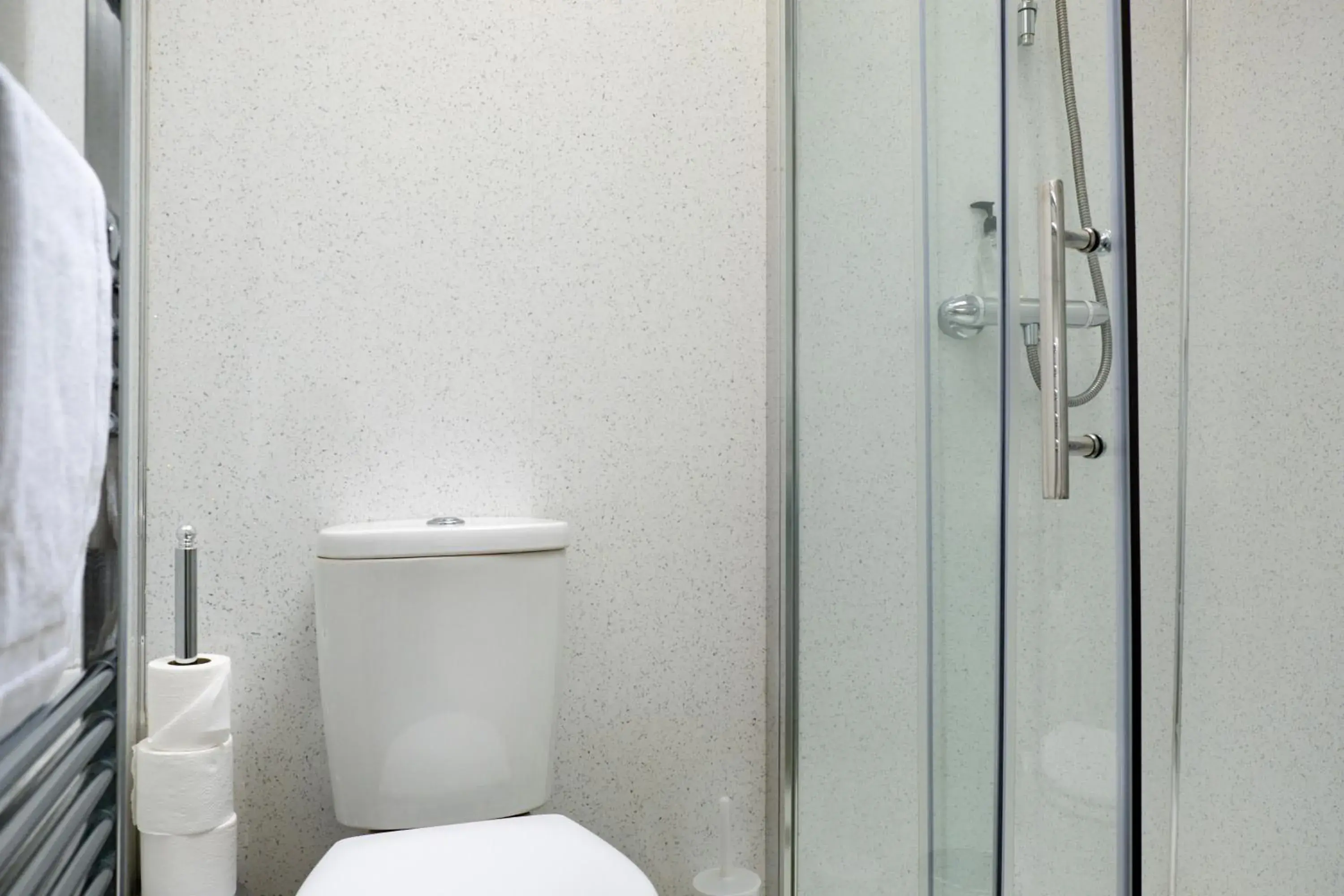 Double Room with Shared Bathroom in Corran House Guest House Double Room with Shared Bathroom in Corran House Guest House