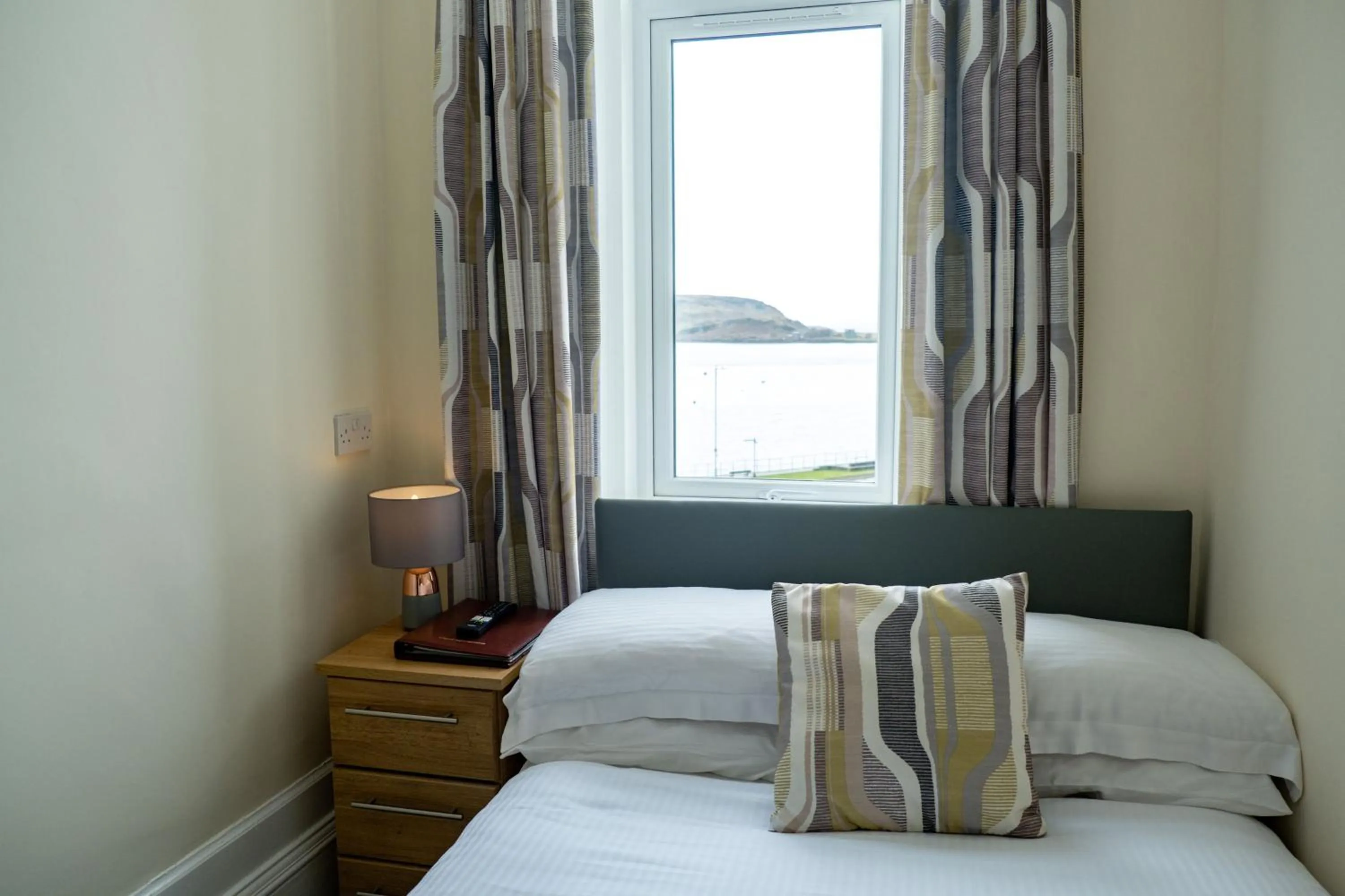 Bed in Corran House Guest House
