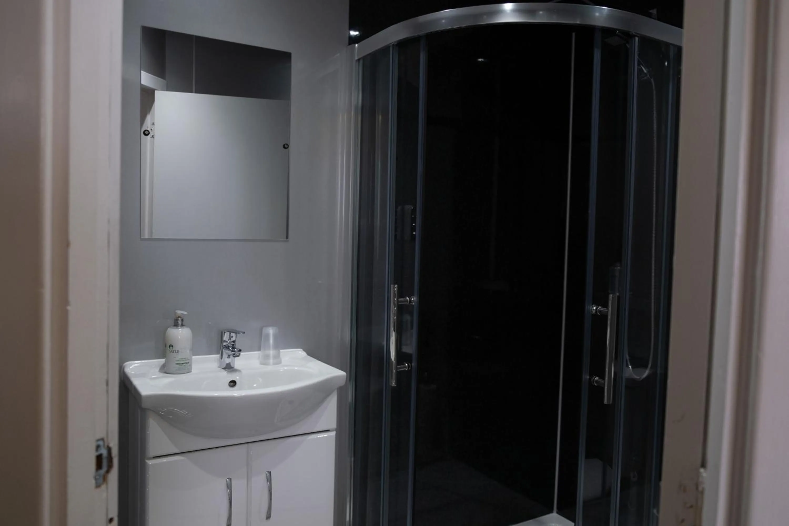 Bathroom in Corran House Guest House