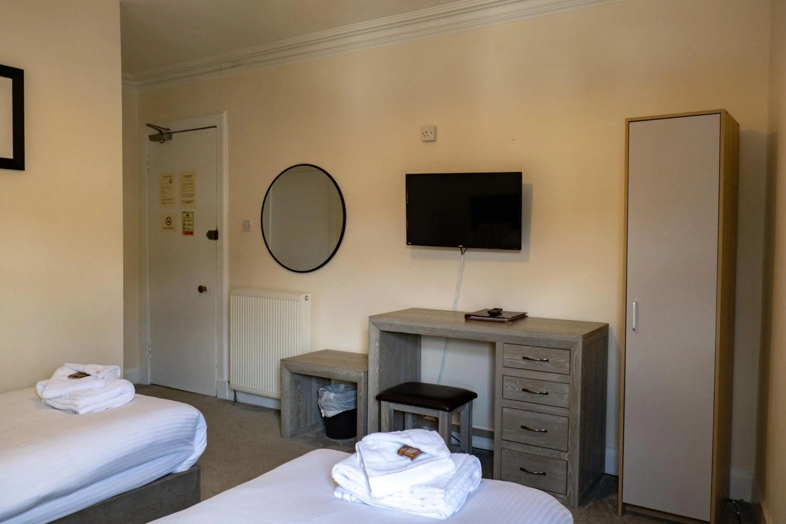 Bedroom, Bed in Corran House Guest House