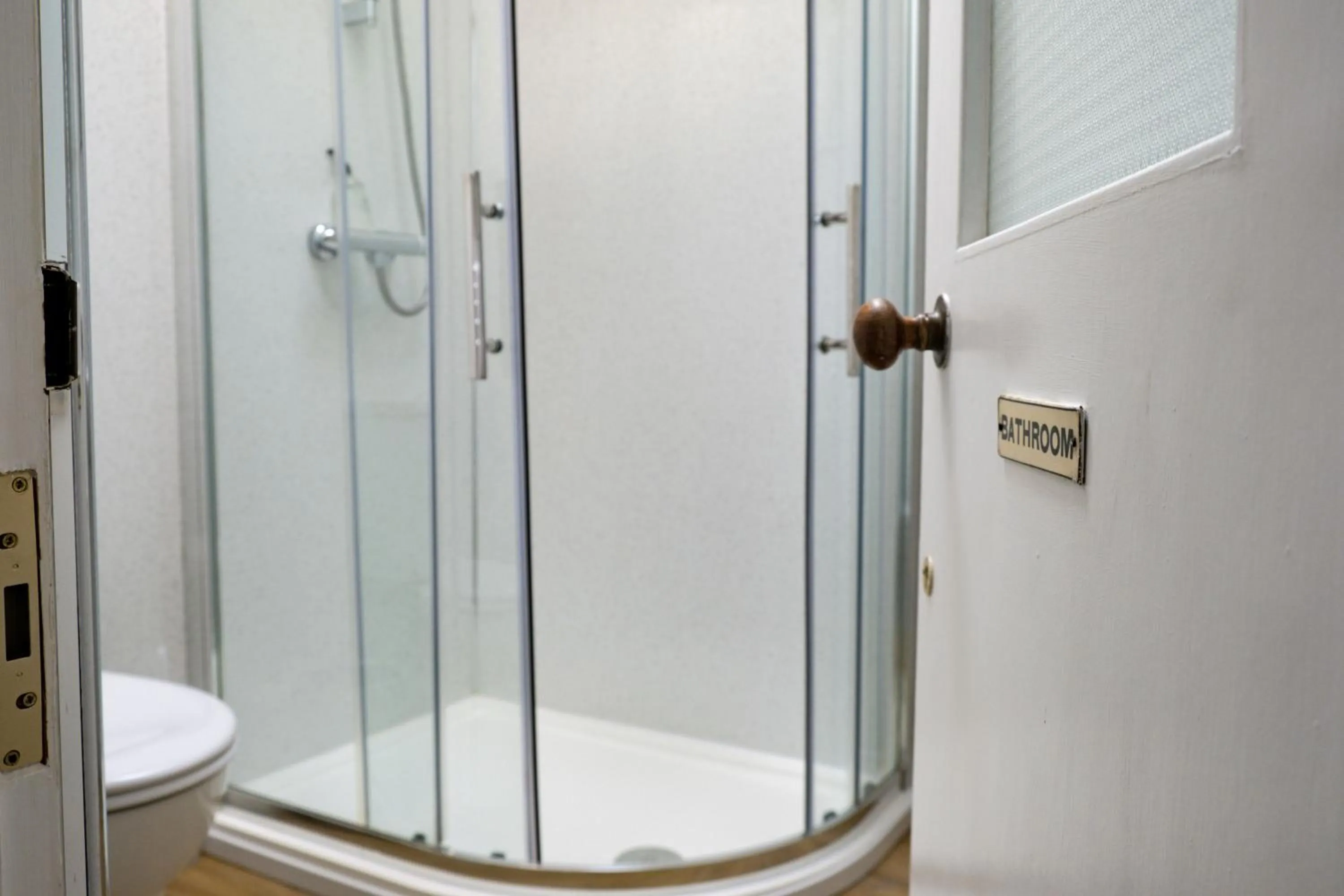 Bathroom in Corran House Guest House