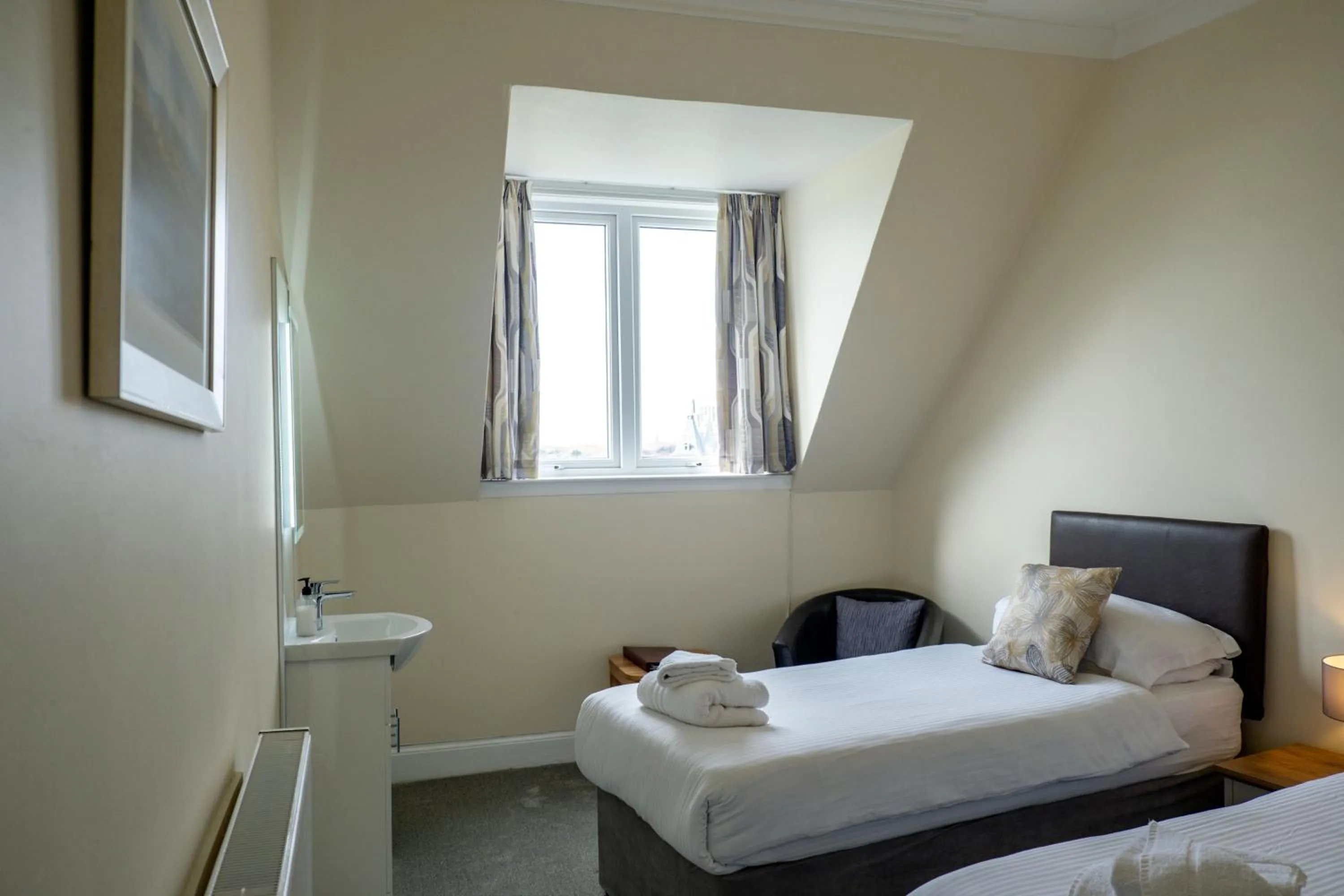 Bedroom, Bed in Corran House Guest House