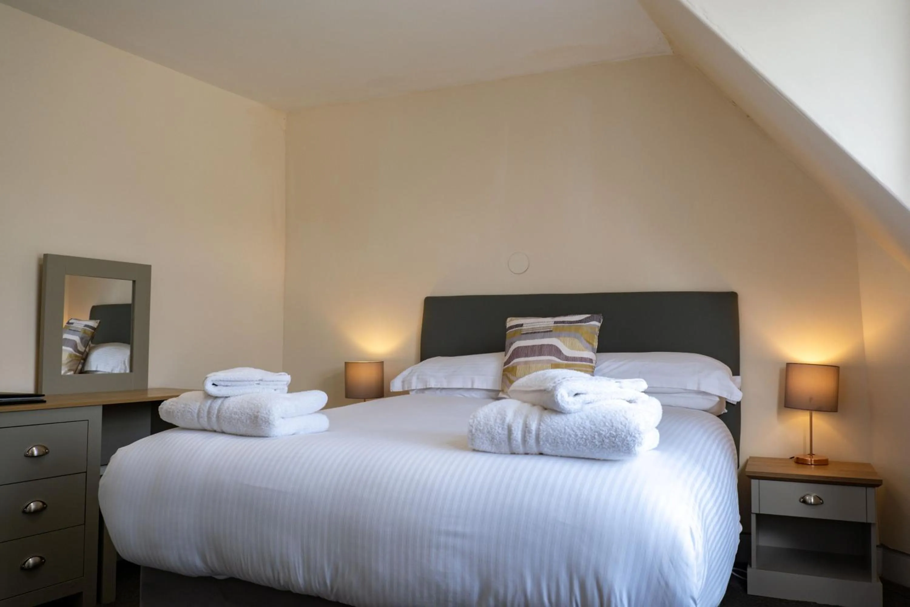 Bedroom, Bed in Corran House Guest House