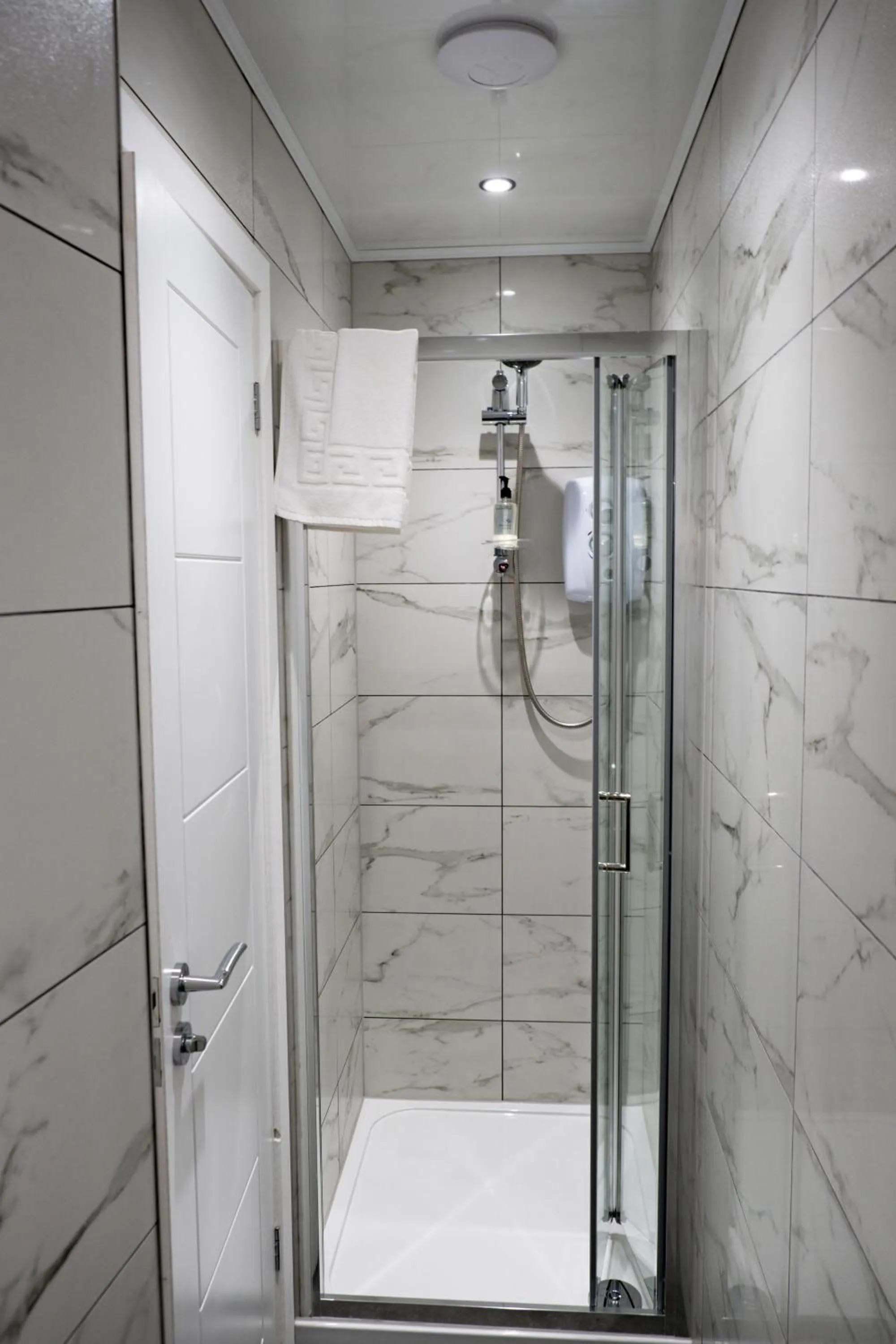 Bathroom in Corran House Guest House