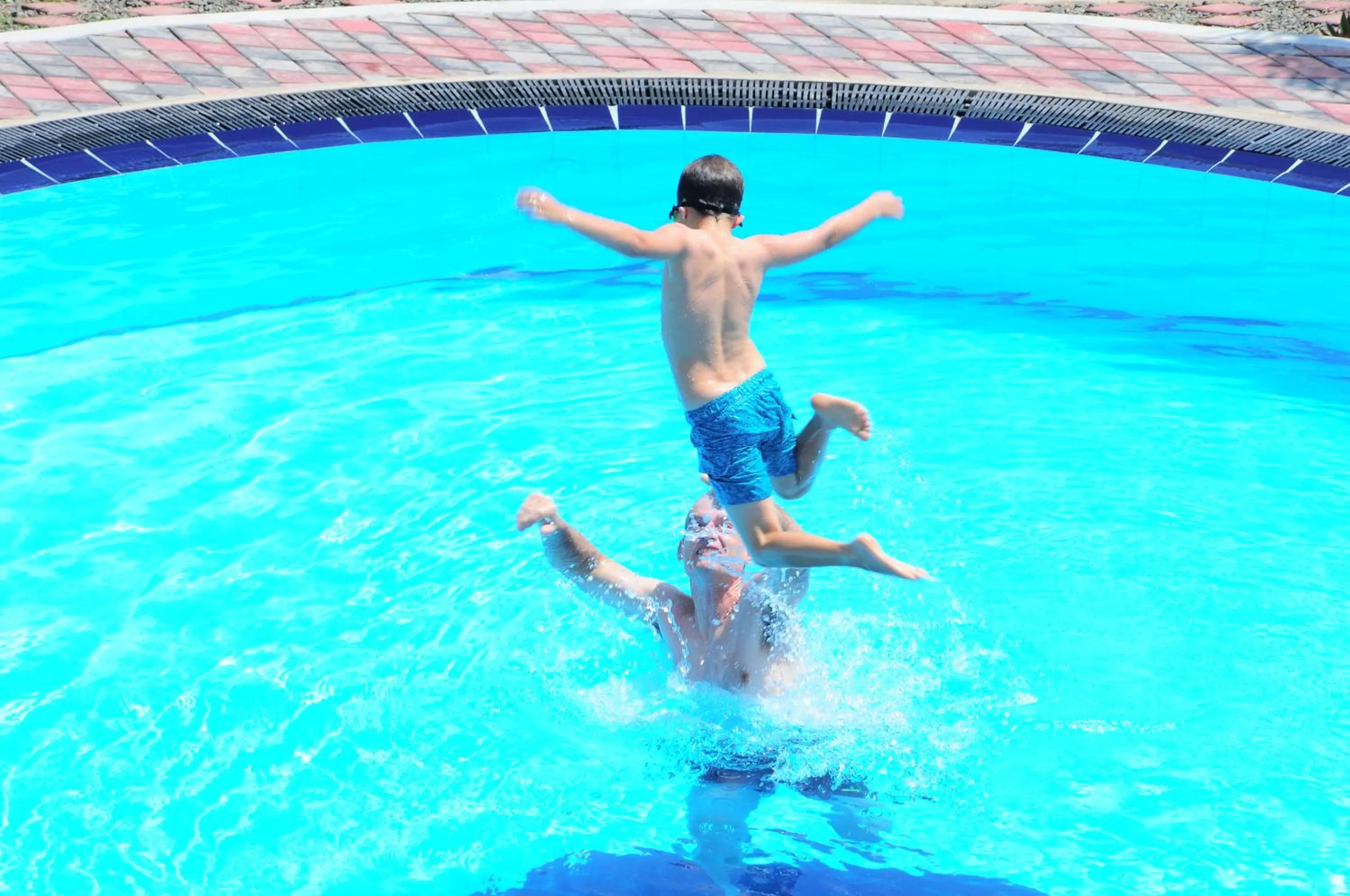 People in Sunstar Nilaveli