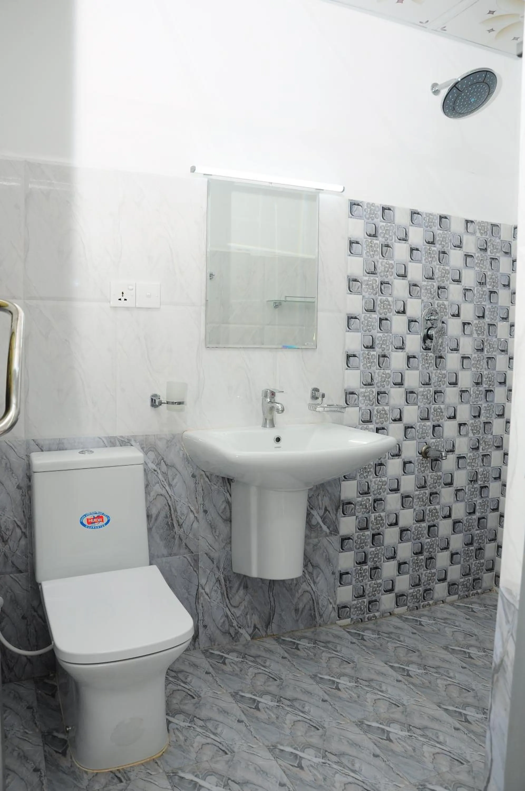 Bathroom in Sunstar Nilaveli