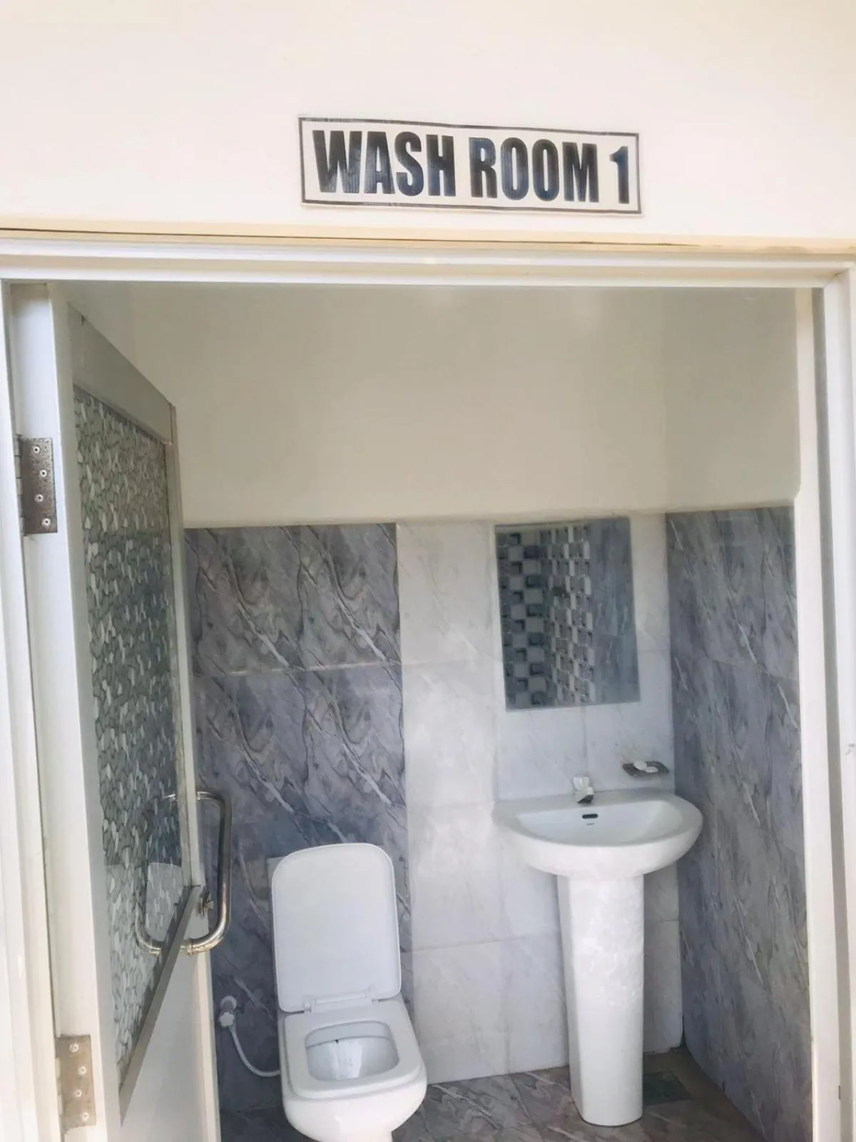 Public Bath in Sunstar Nilaveli