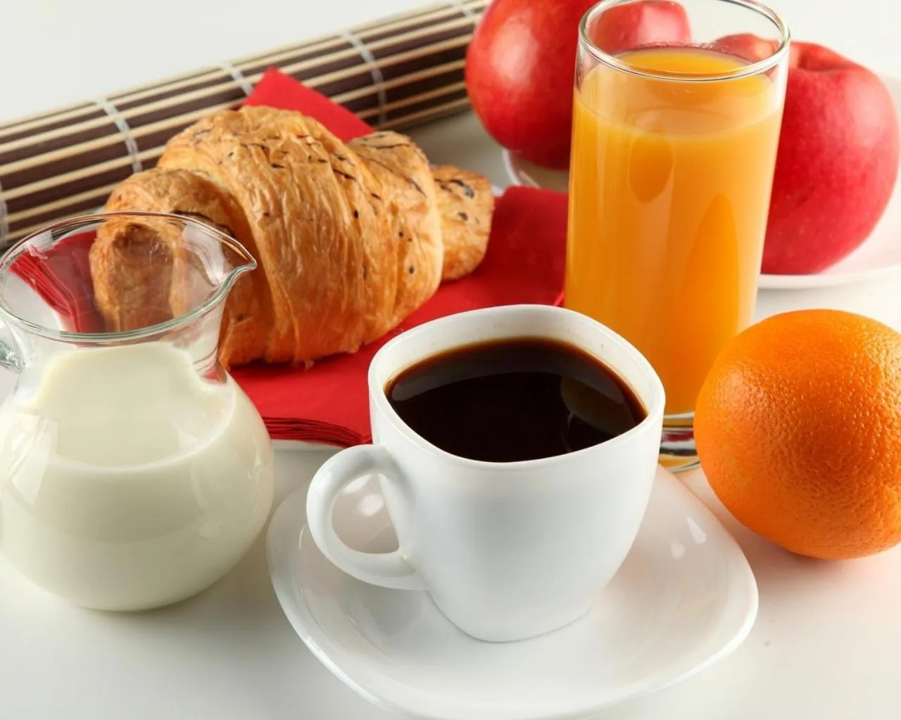 Continental breakfast in Sunstar Nilaveli