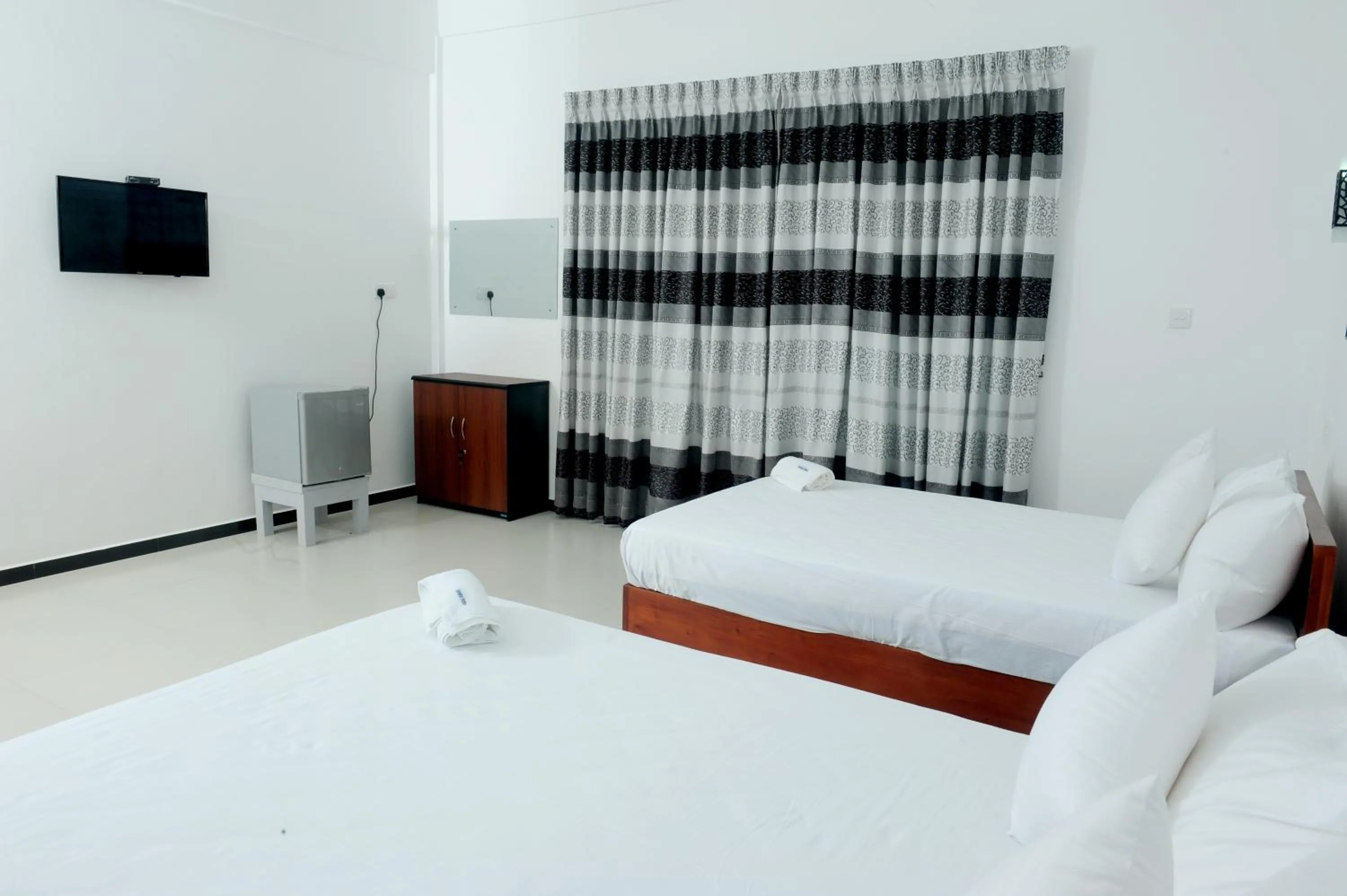 Photo of the whole room, Bed in Sunstar Nilaveli