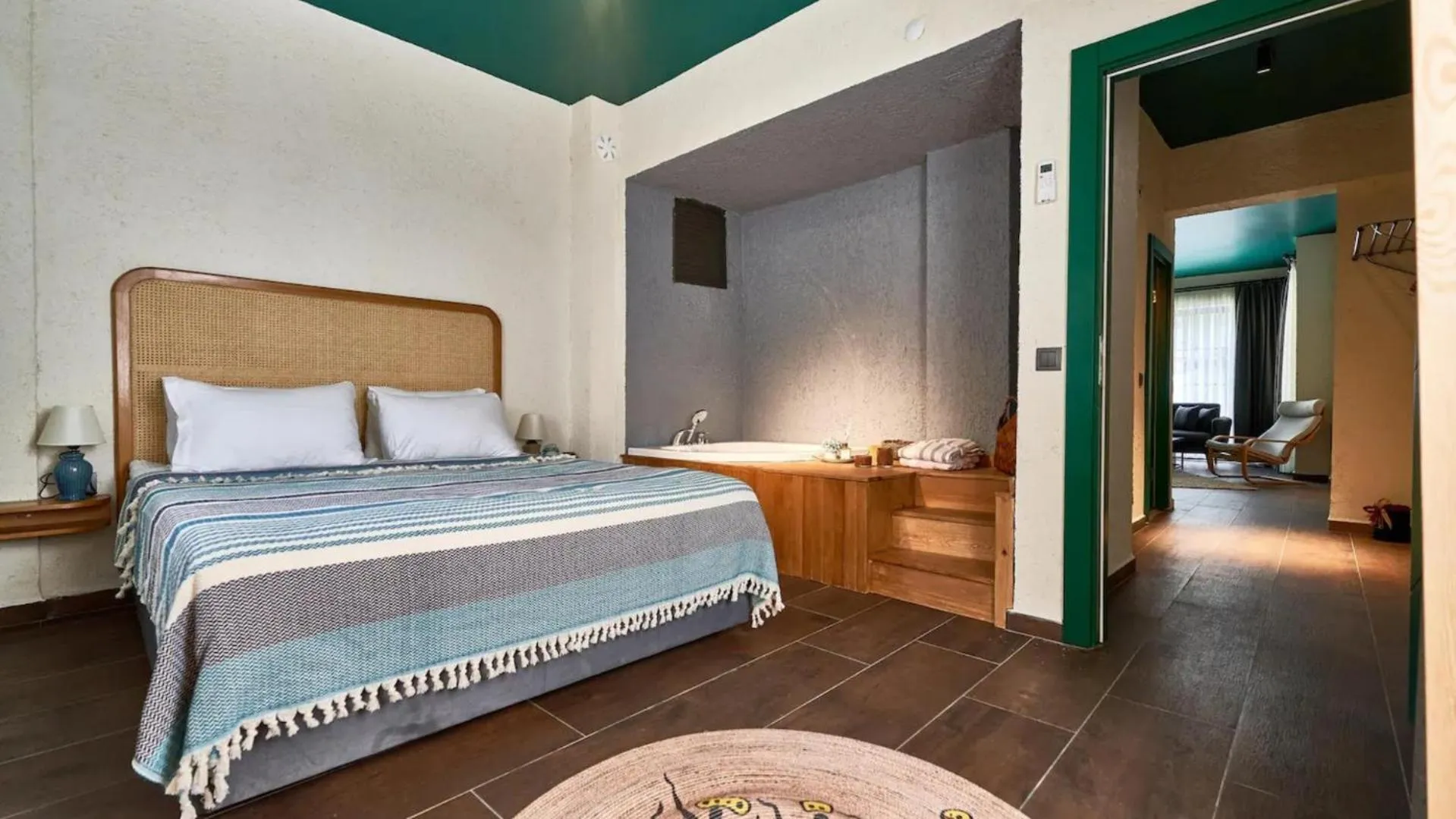 One-Bedroom Apartment with Spa Bath in Azuu Boutique Hotel