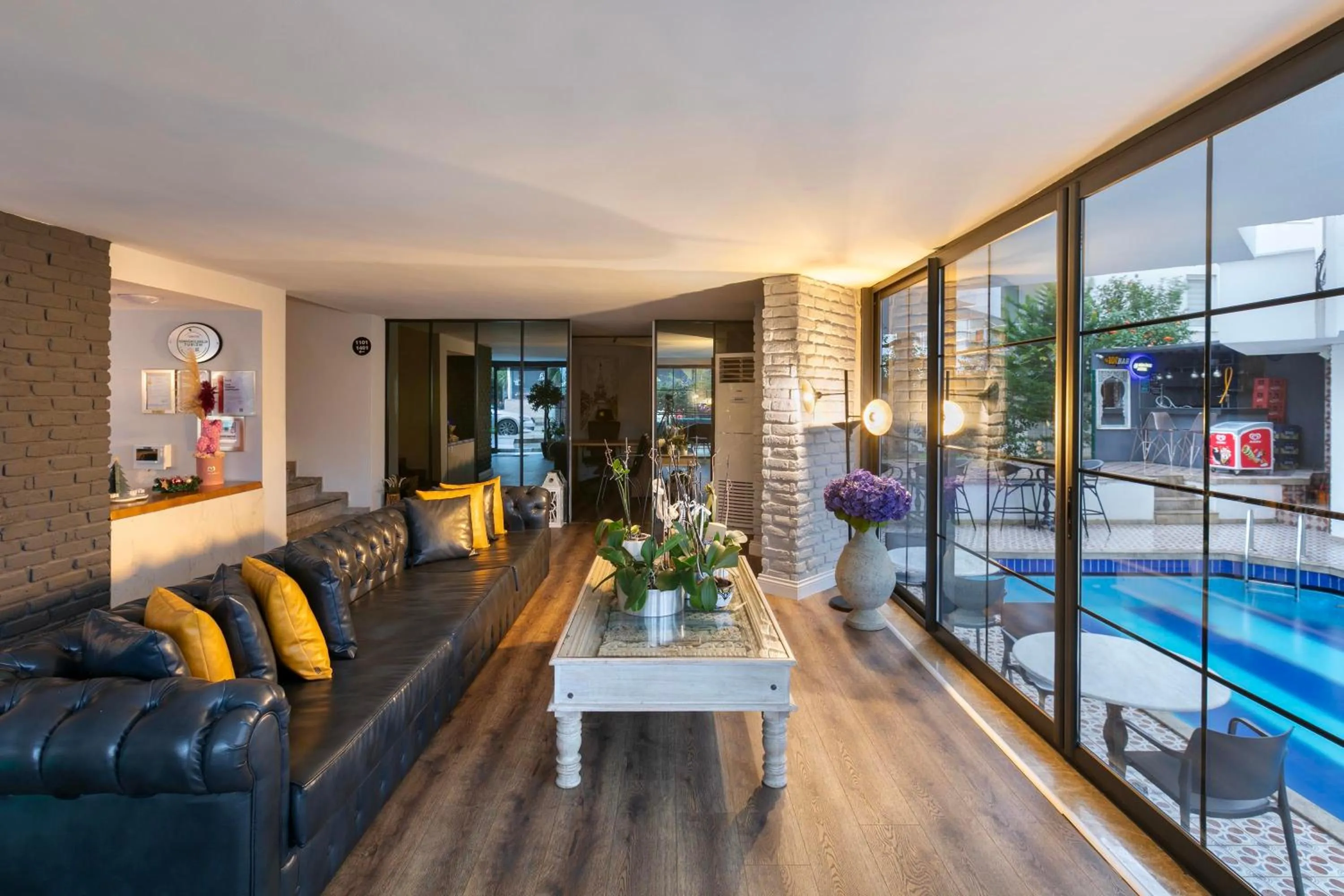 Lobby or reception in Azuu Boutique Hotel