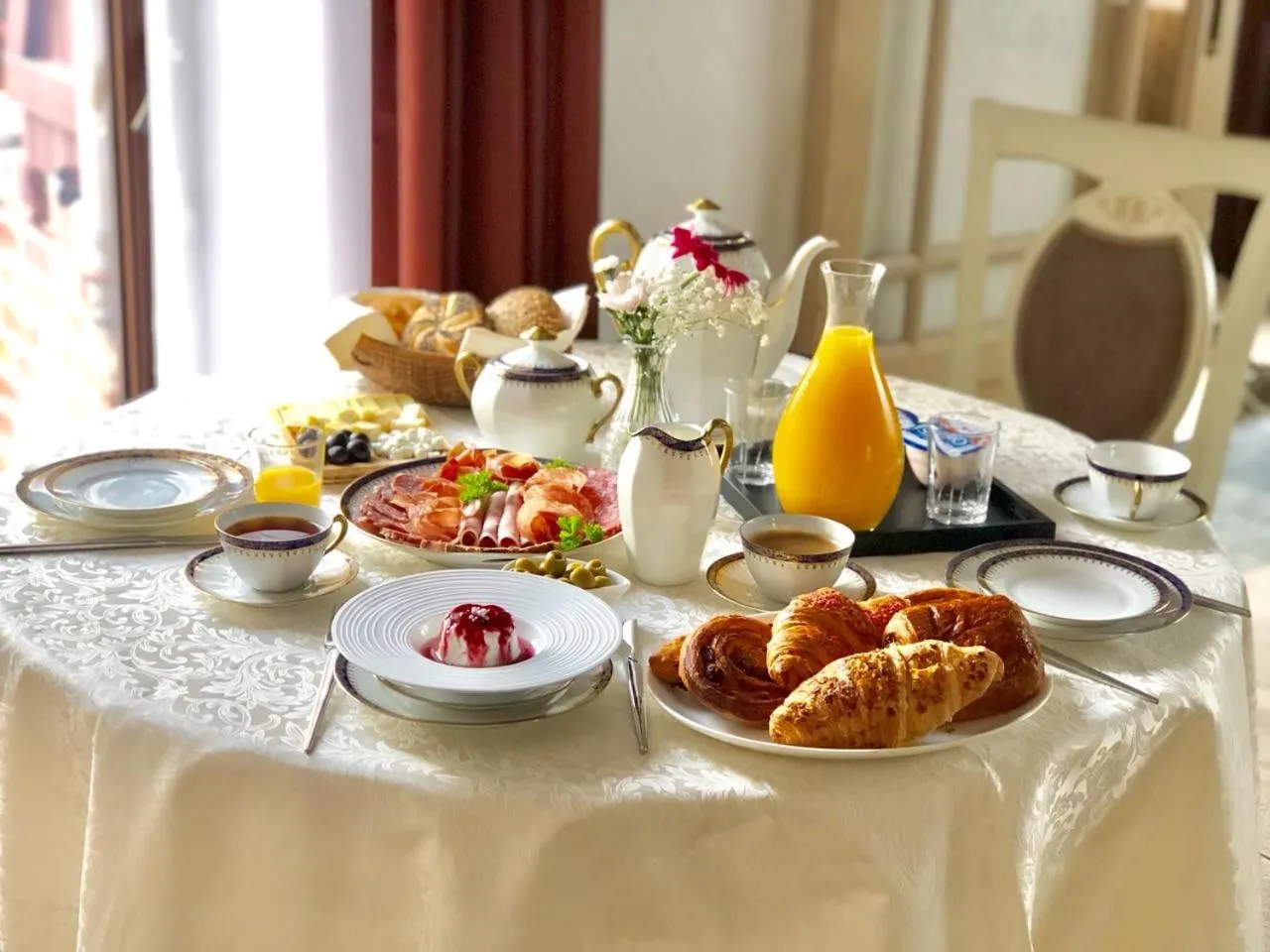 Dining area in B&B Secret Garden Adults only