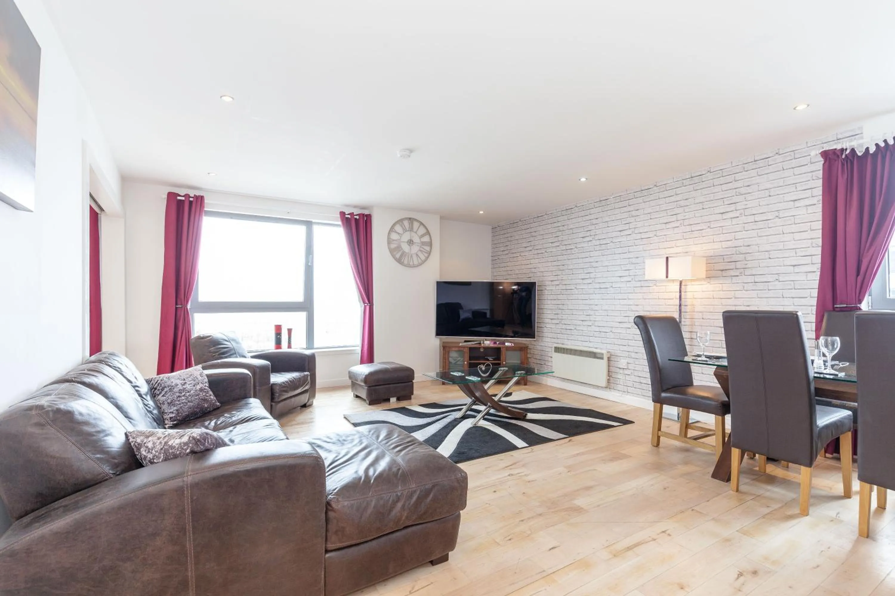 TV and multimedia in Stylish Penthouse Suite