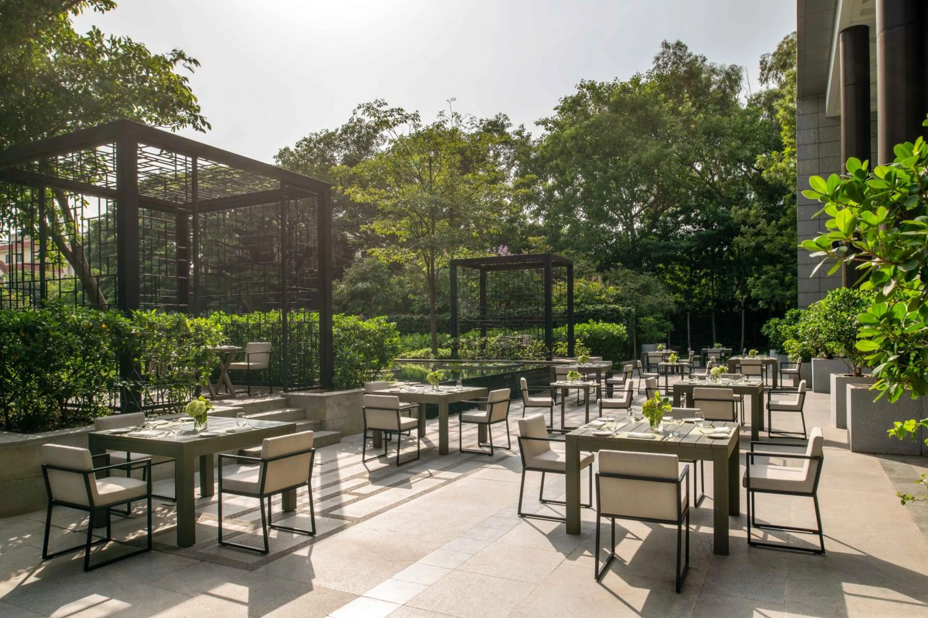 Restaurant/places to eat in Four Seasons Hotel Bengaluru at Embassy ONE