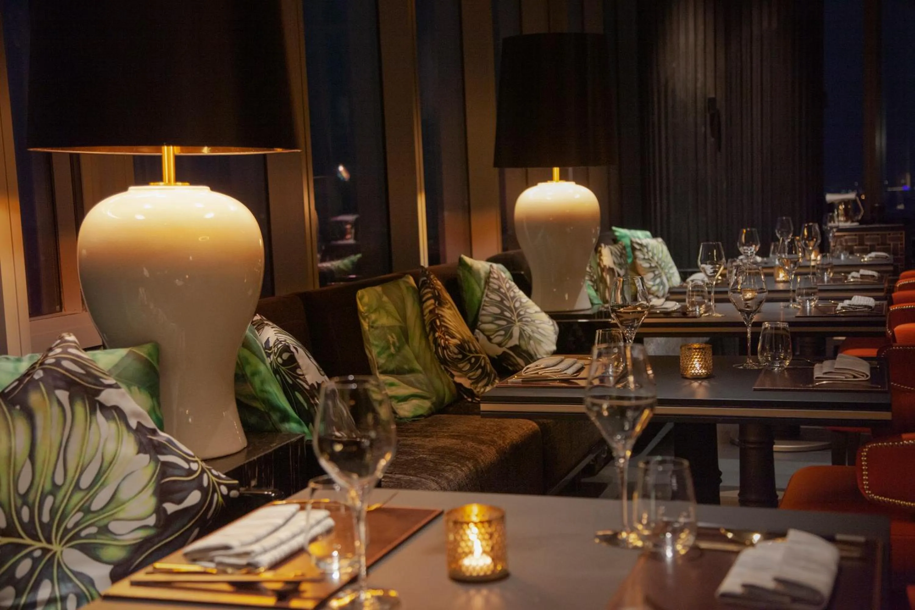 Restaurant/places to eat in Four Seasons Hotel Bengaluru at Embassy ONE