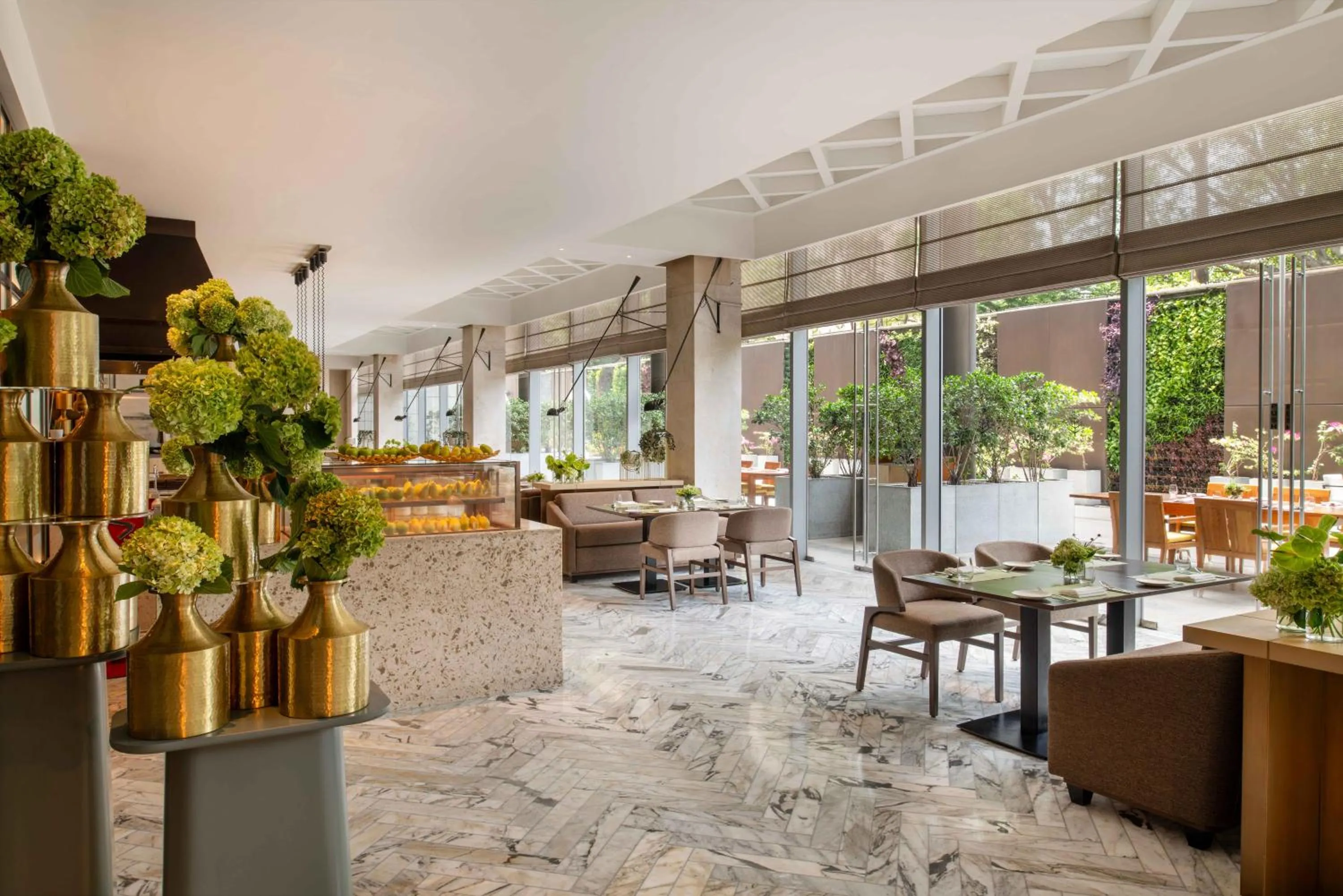 Restaurant/places to eat in Four Seasons Hotel Bengaluru at Embassy ONE