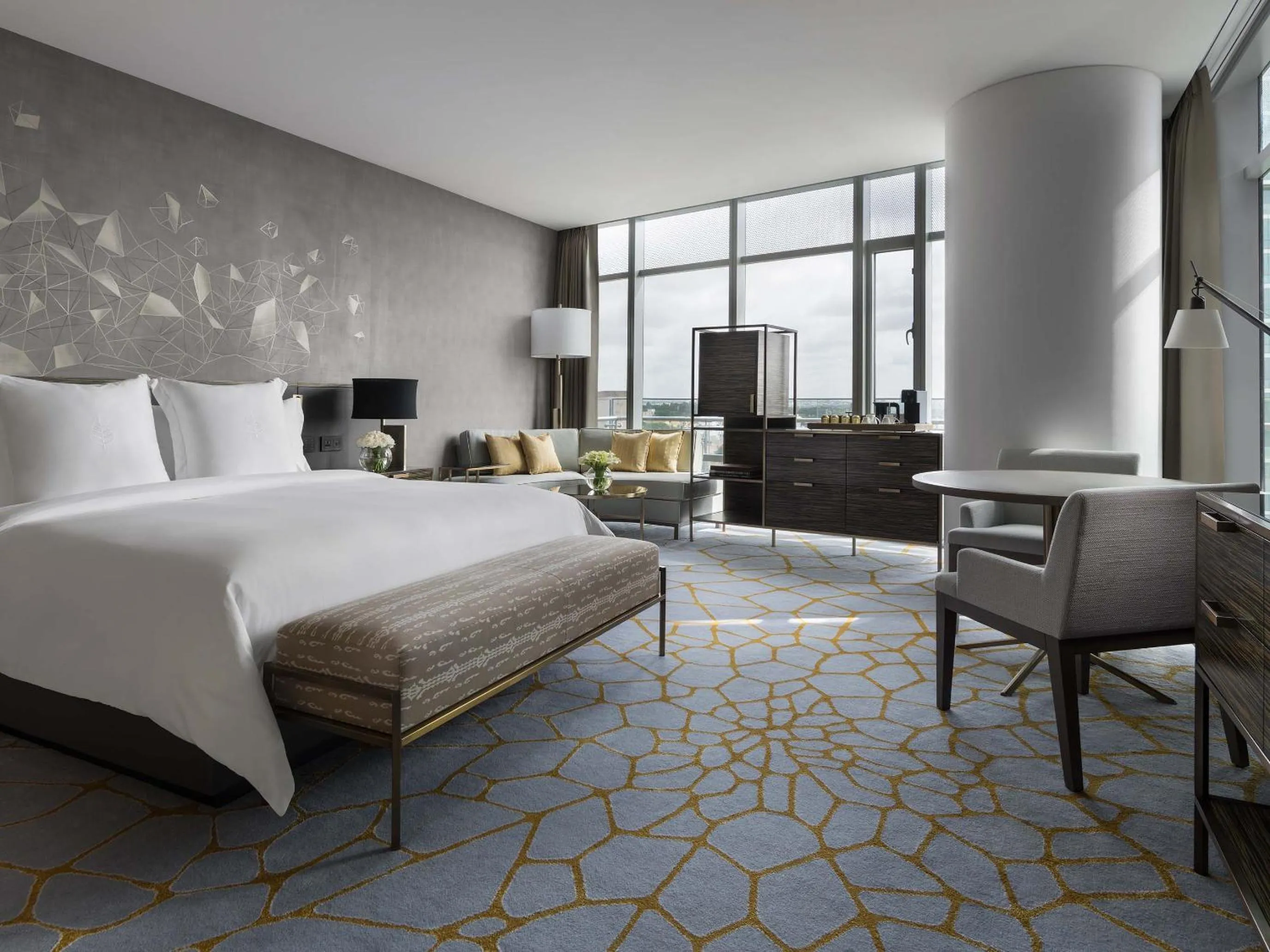 Photo of the whole room, Bed in Four Seasons Hotel Bengaluru at Embassy ONE